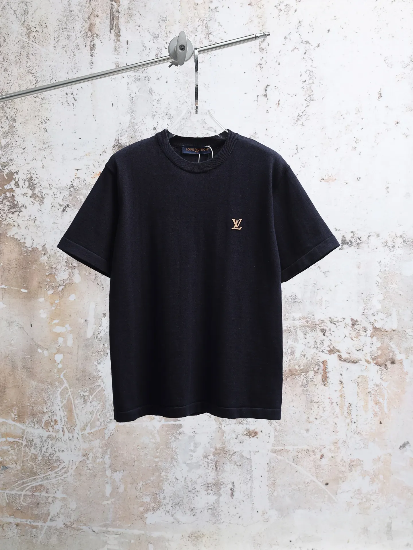 LV Leather Patch Cotton Knit T-Shirt D19021935