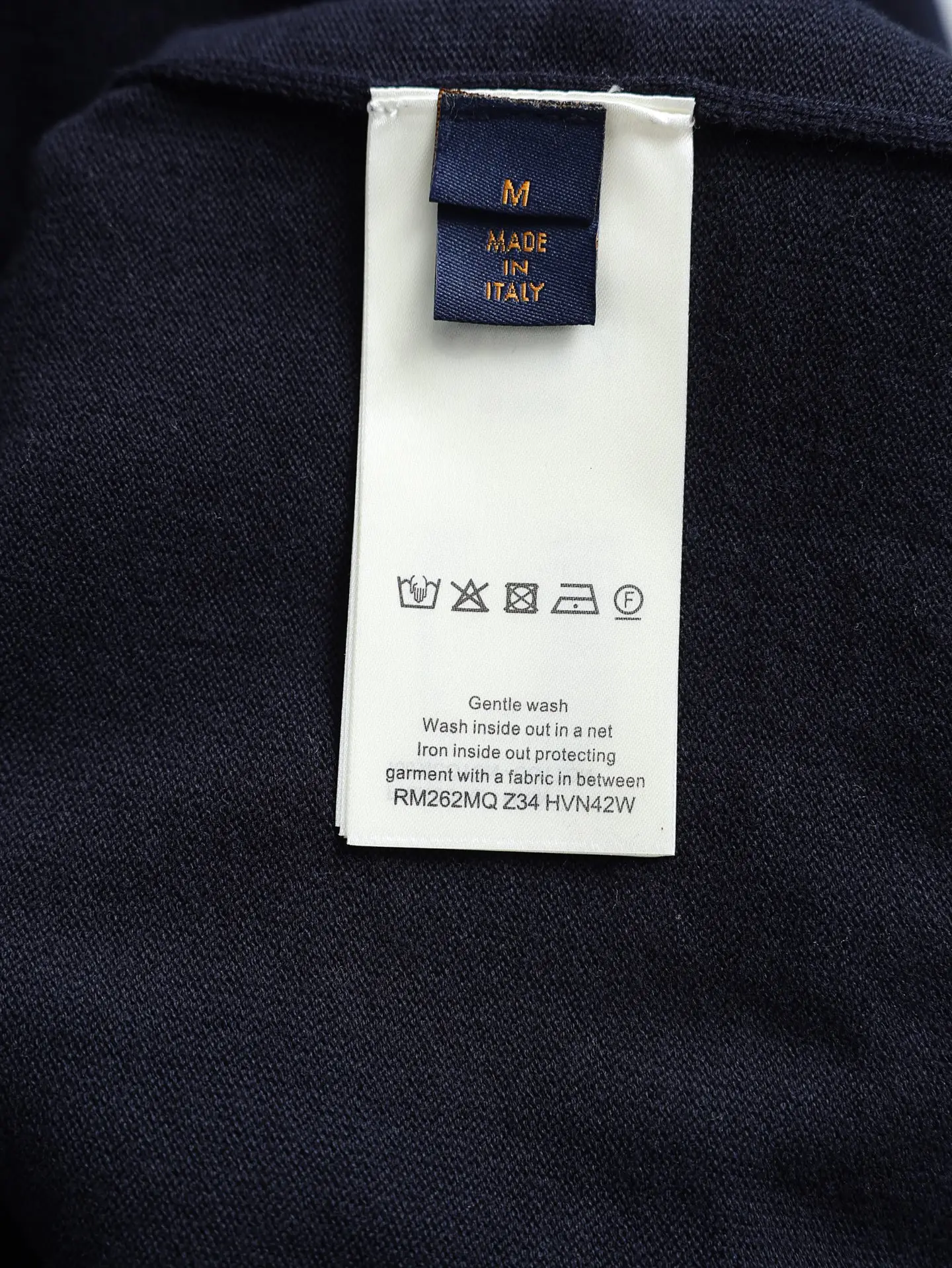 LV Leather Patch Cotton Knit T-Shirt D19021935 — view 10