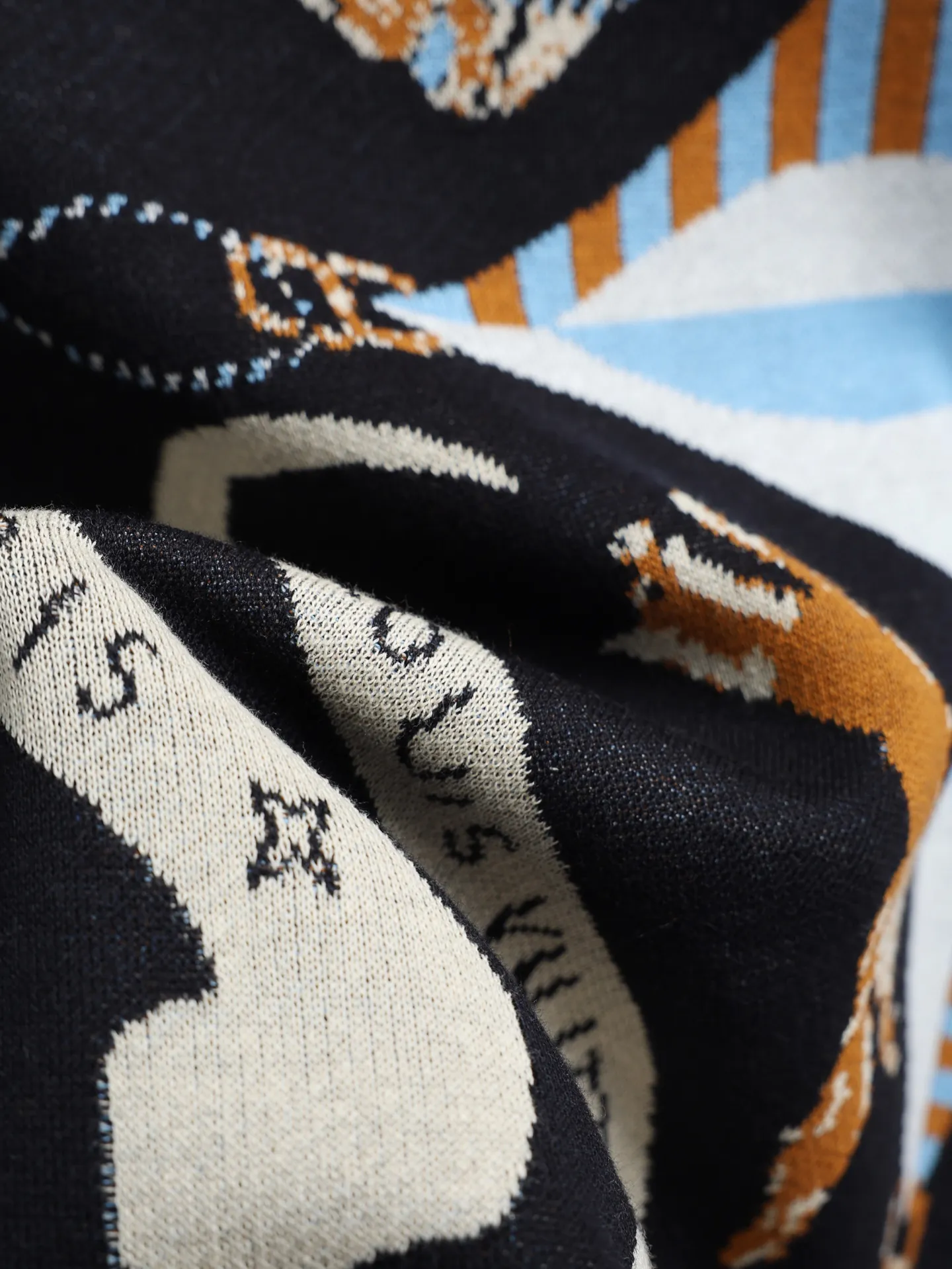 Monogram Jacquard Short-Sleeve Knit T-Shirt D25021941 — view 9