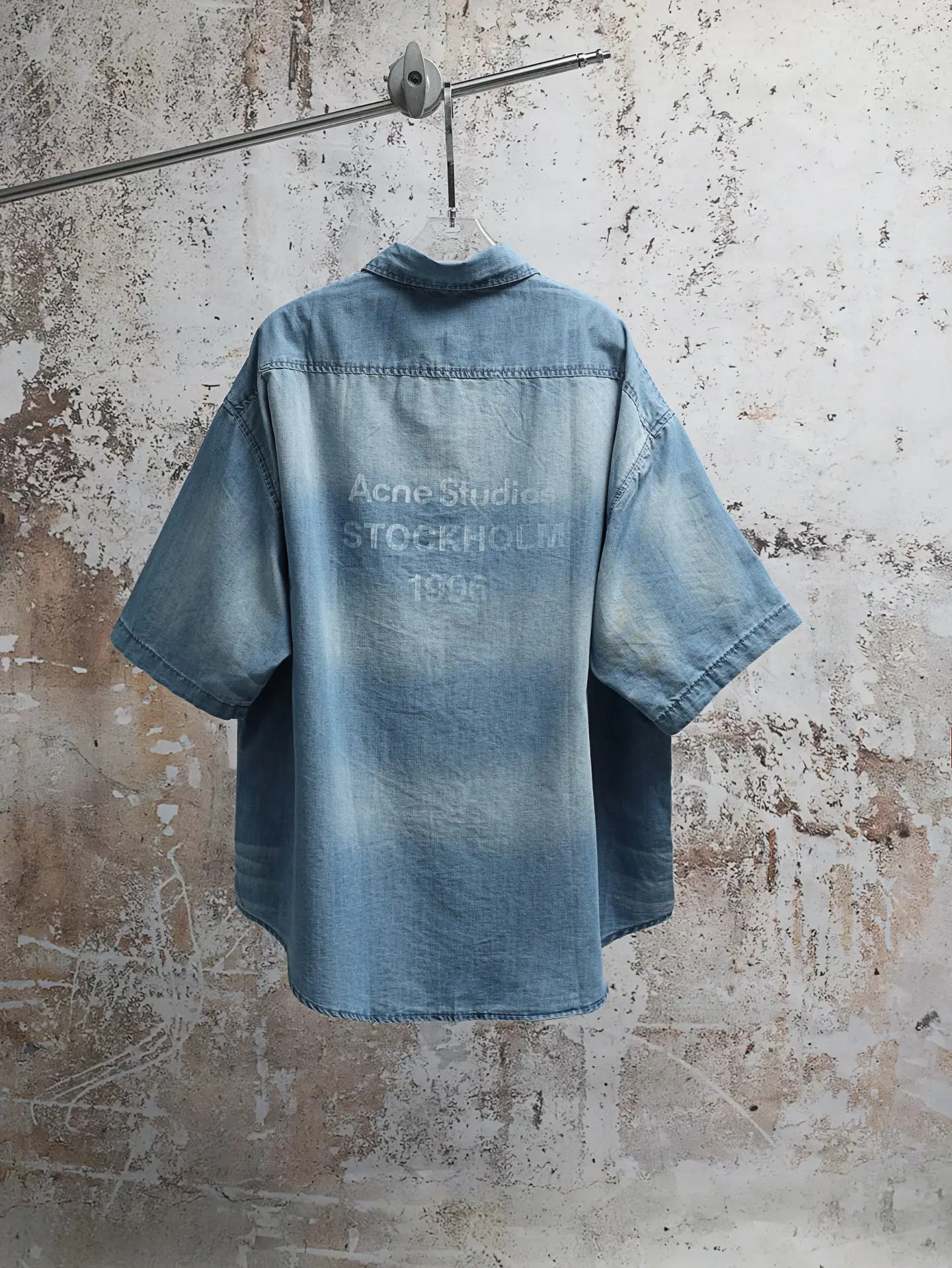 1996 Logo-Button Cotton-Linen Shirt D25521923 — view 2
