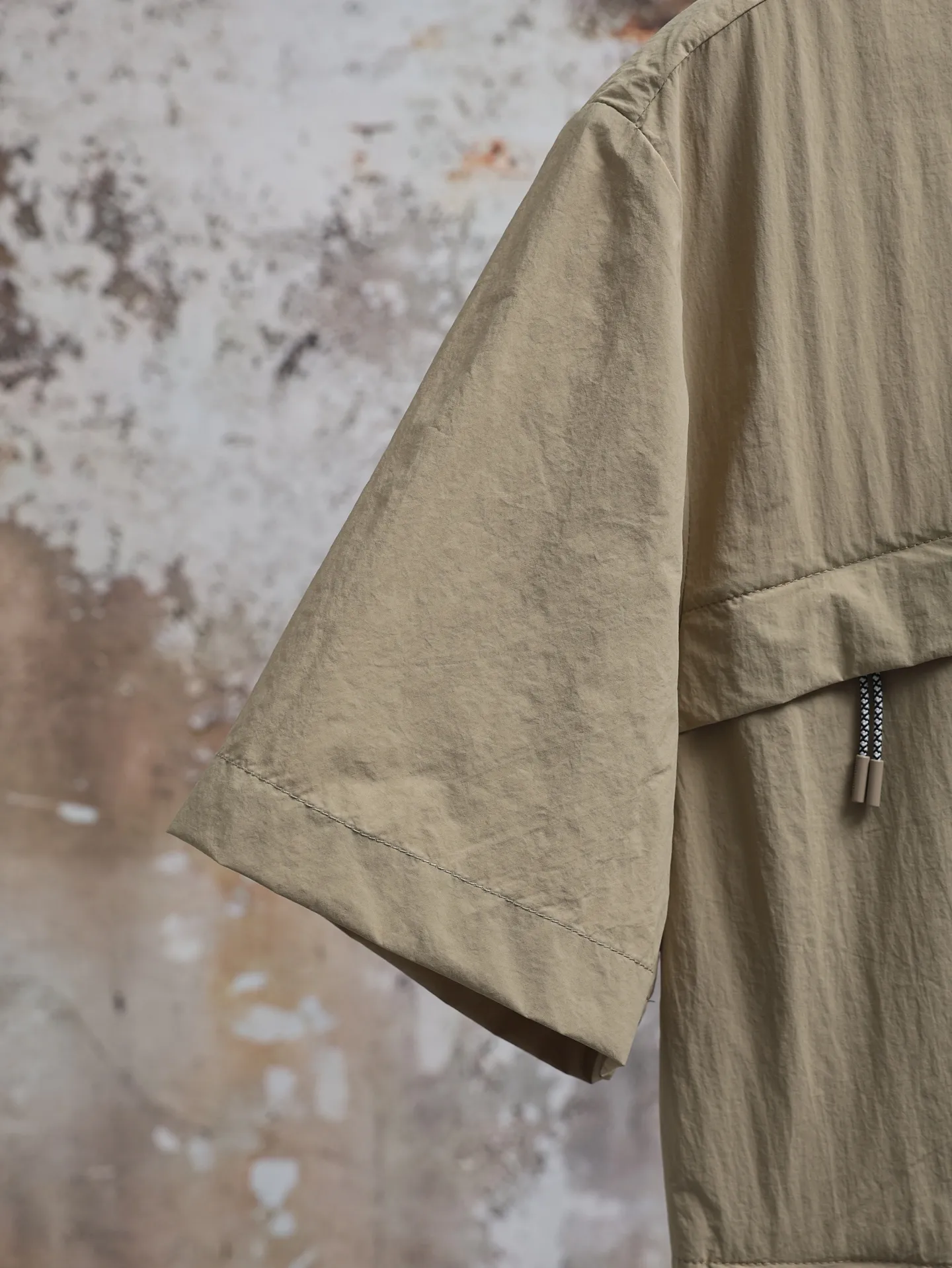 Embroidered Zip-Up Short-Sleeved Camp Shirt D25521938 — view 6