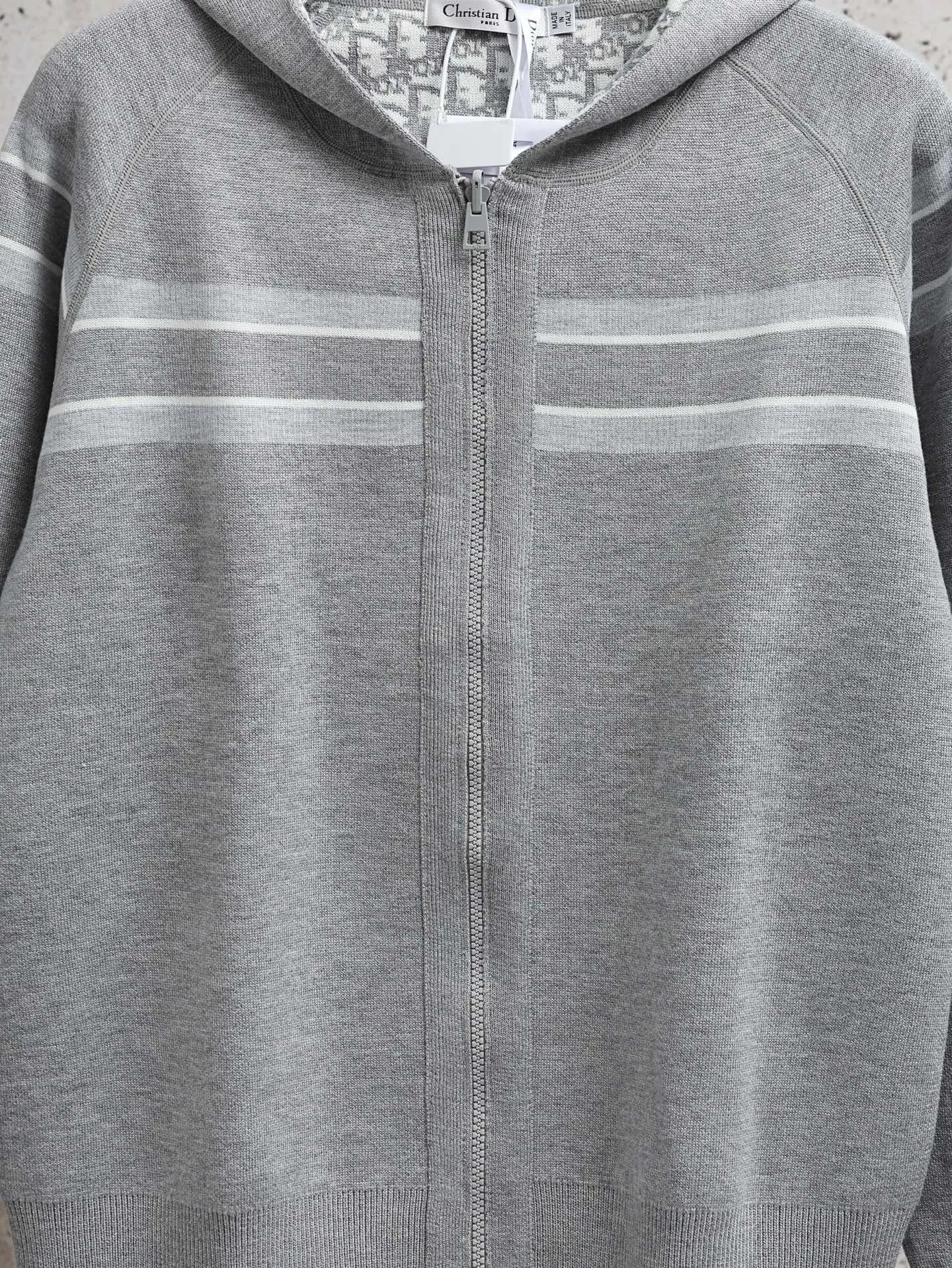 Oblique Reversible Cashmere-Blend Zip Hoodie D31021909 — view 4