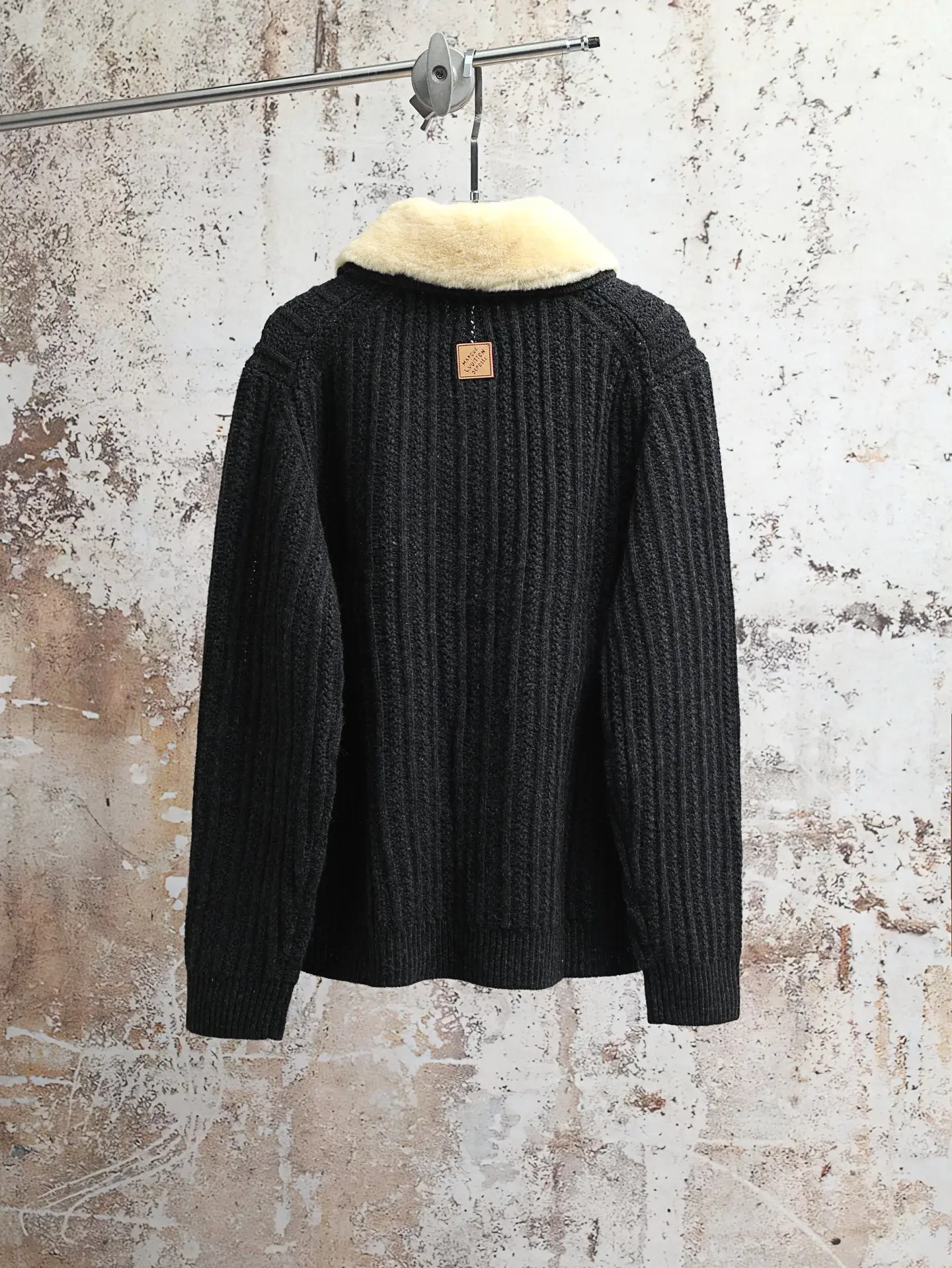 Shearling-Collar Wool and Cashmere Ribbed Blouson D44021904 — view 2