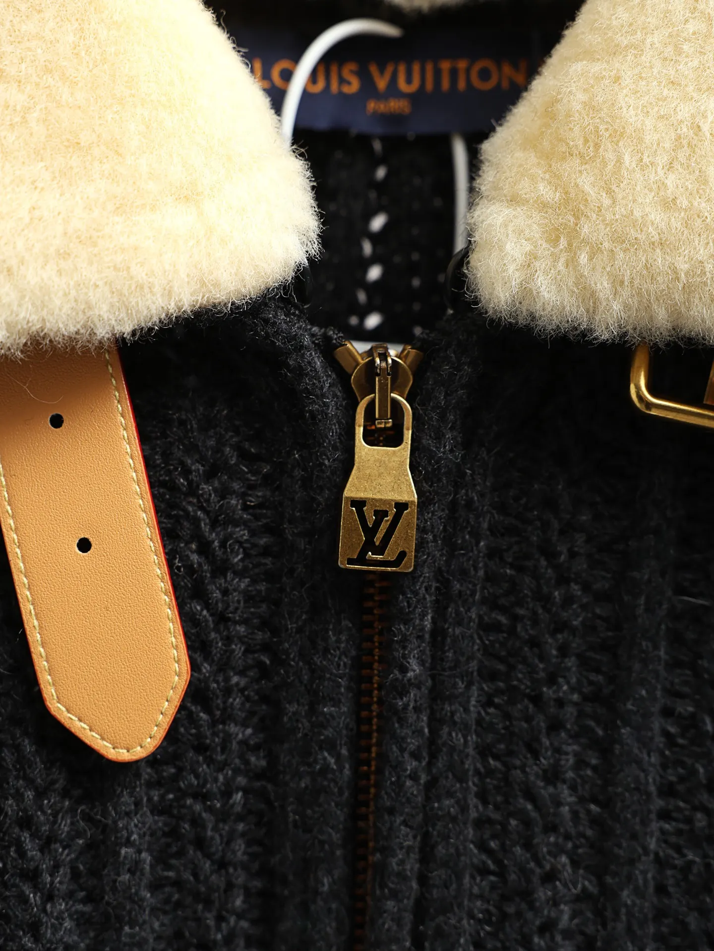 Shearling-Collar Wool and Cashmere Ribbed Blouson D44021904 — view 3