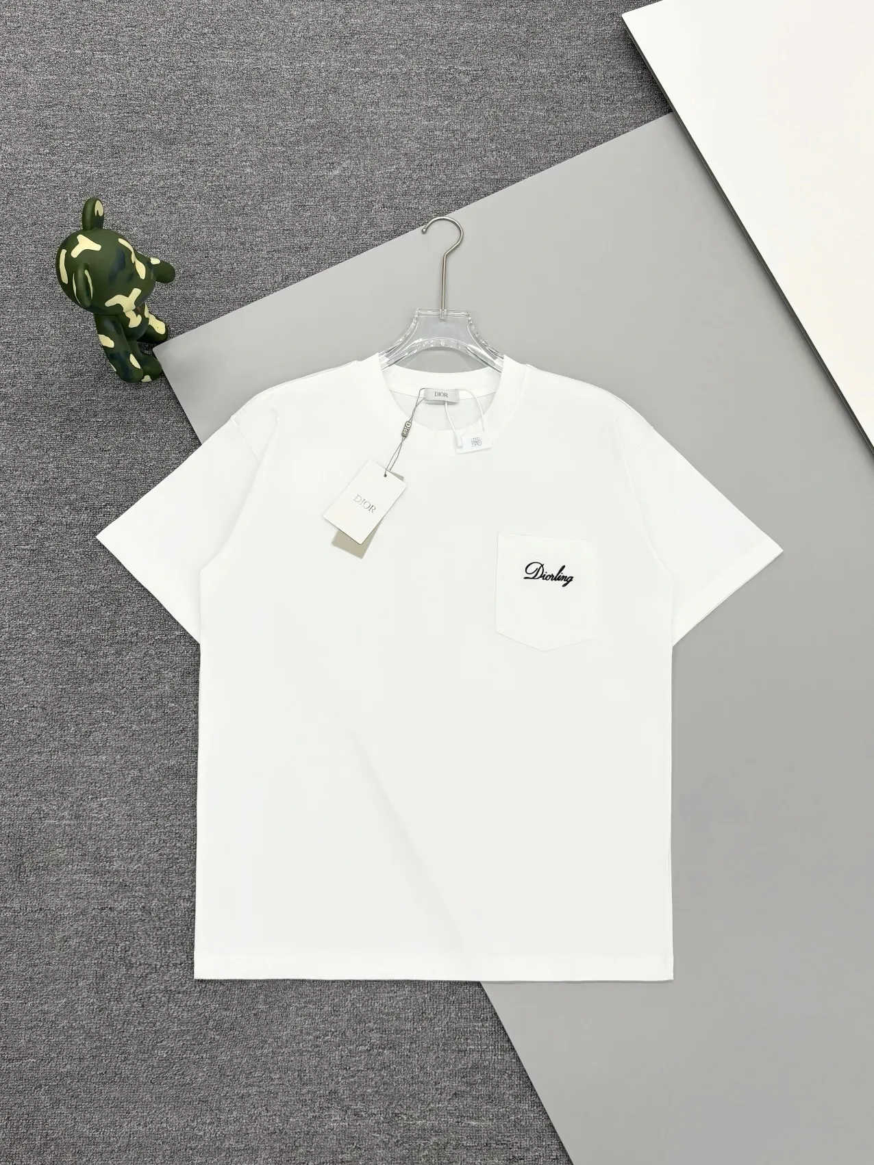 Diorling Embroidered Pocket T-Shirt D13513457