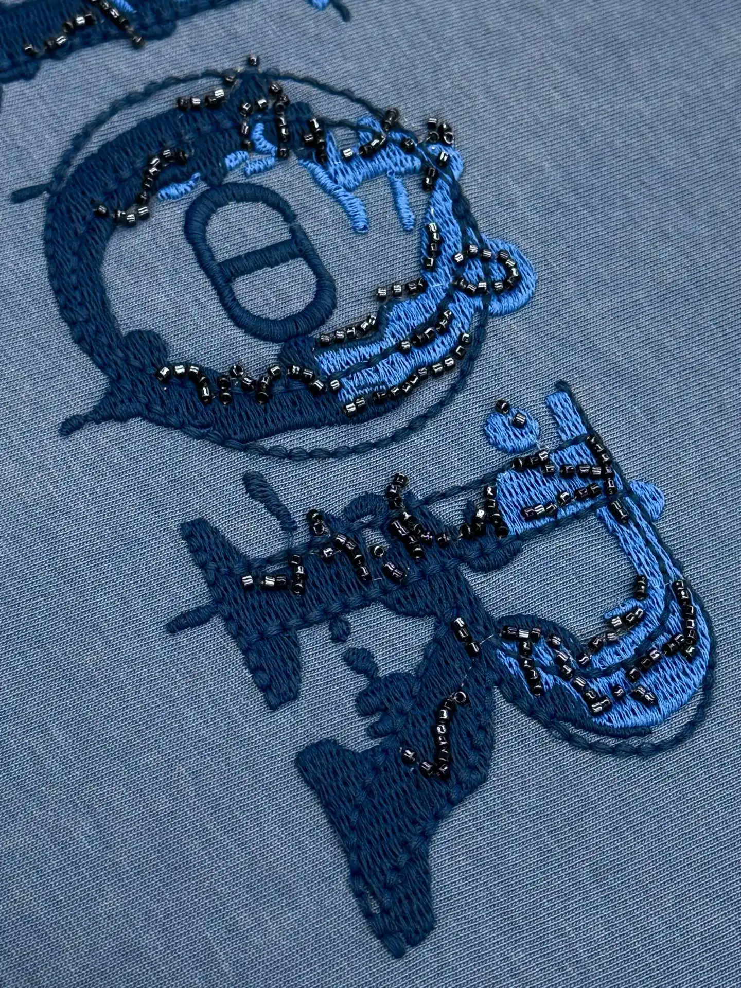 Beaded Logo Embroidery Cotton T-Shirt D15013648 — view 5
