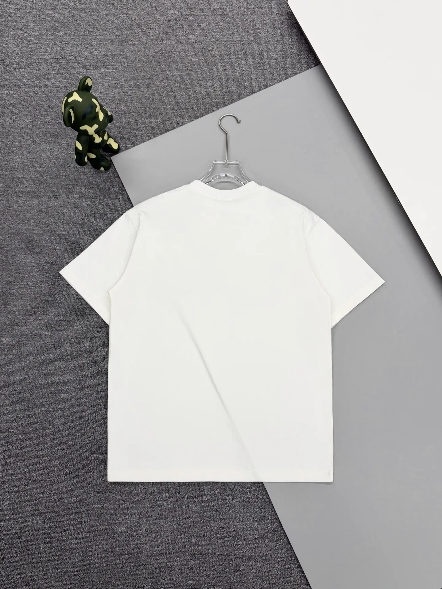 Beaded Logo Embroidery Cotton T-Shirt D15013646 — view 2