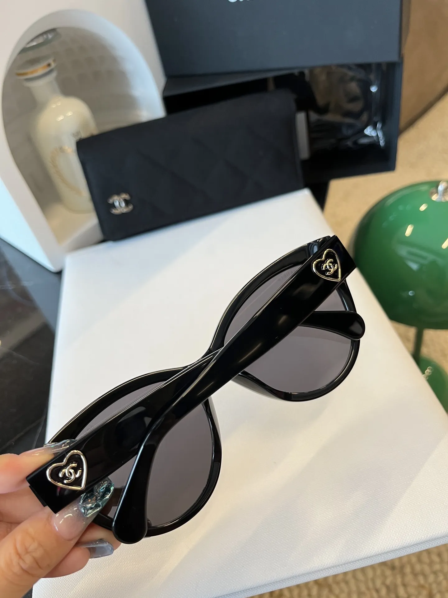 Cat-Eye Sunglasses D20017799 — view 6