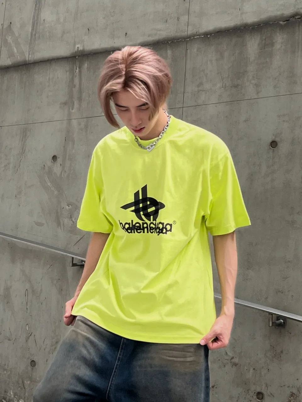 Tape Logo Oversized Cotton T-Shirt D15019949 — view 3