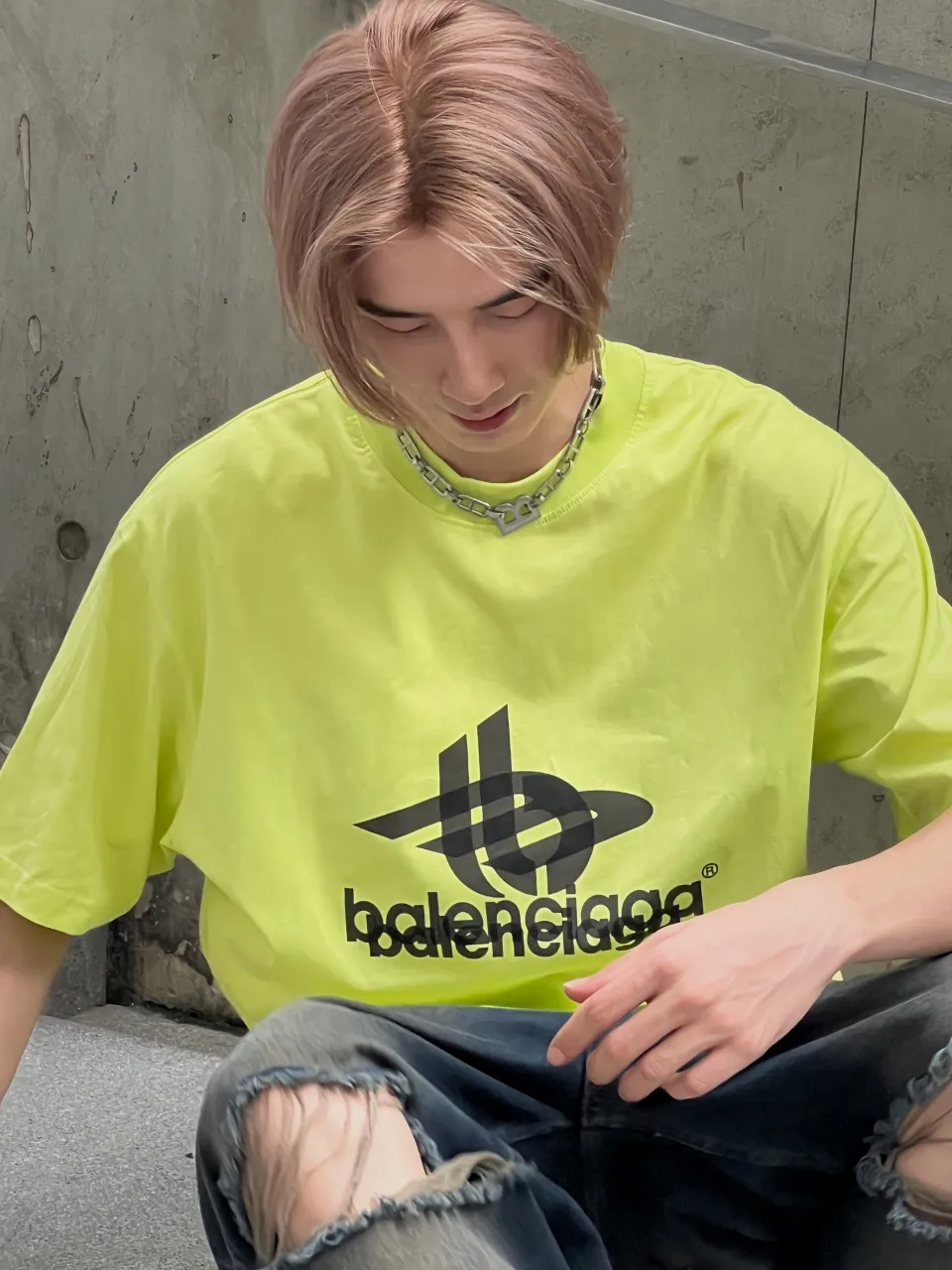 Tape Logo Oversized Cotton T-Shirt D15019949 — view 8