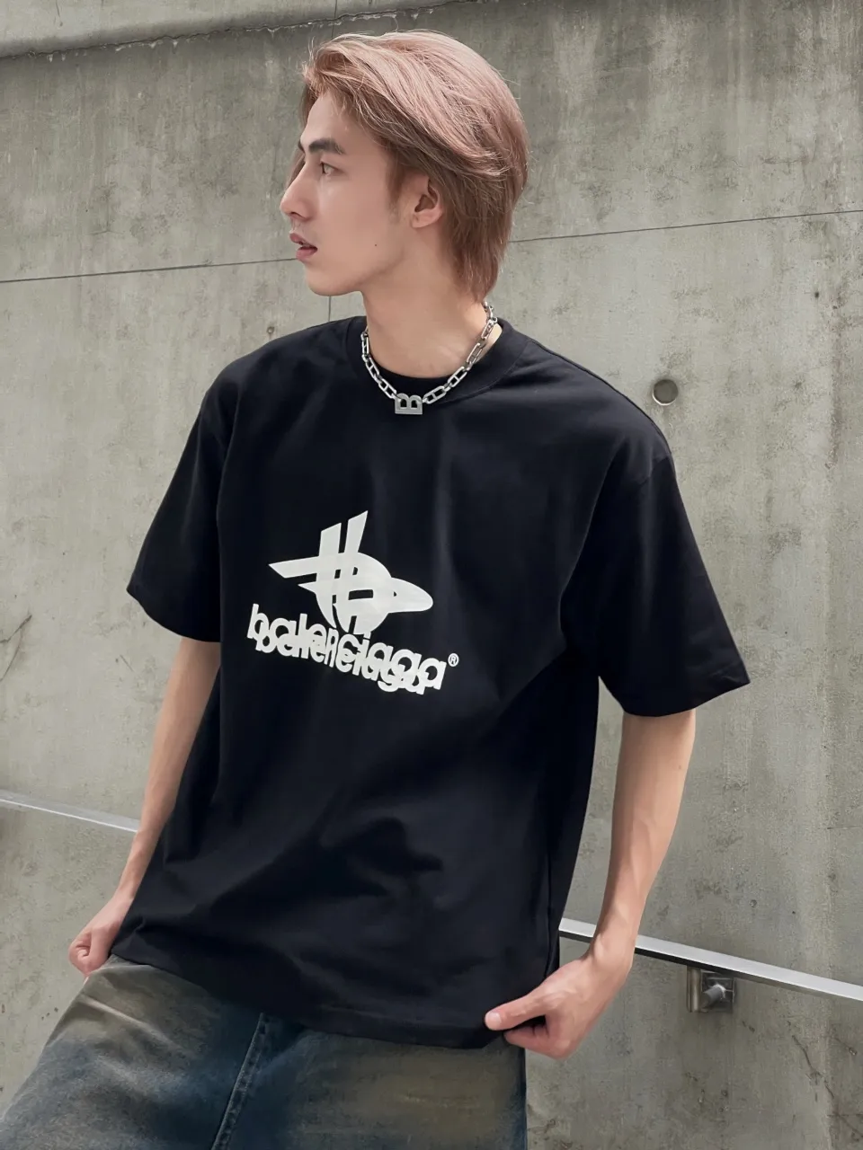 Tape Logo Oversized Cotton T-Shirt D15019949 — view 9