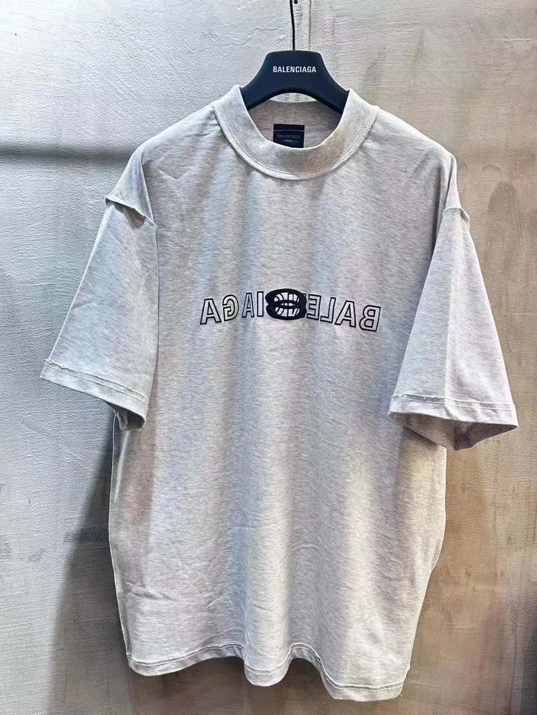 Inside-Out Embroidered Logo T-Shirt D11519952