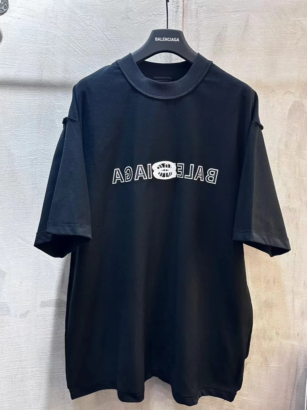 Inside-Out Embroidered Logo T-Shirt D11519952 — view 2
