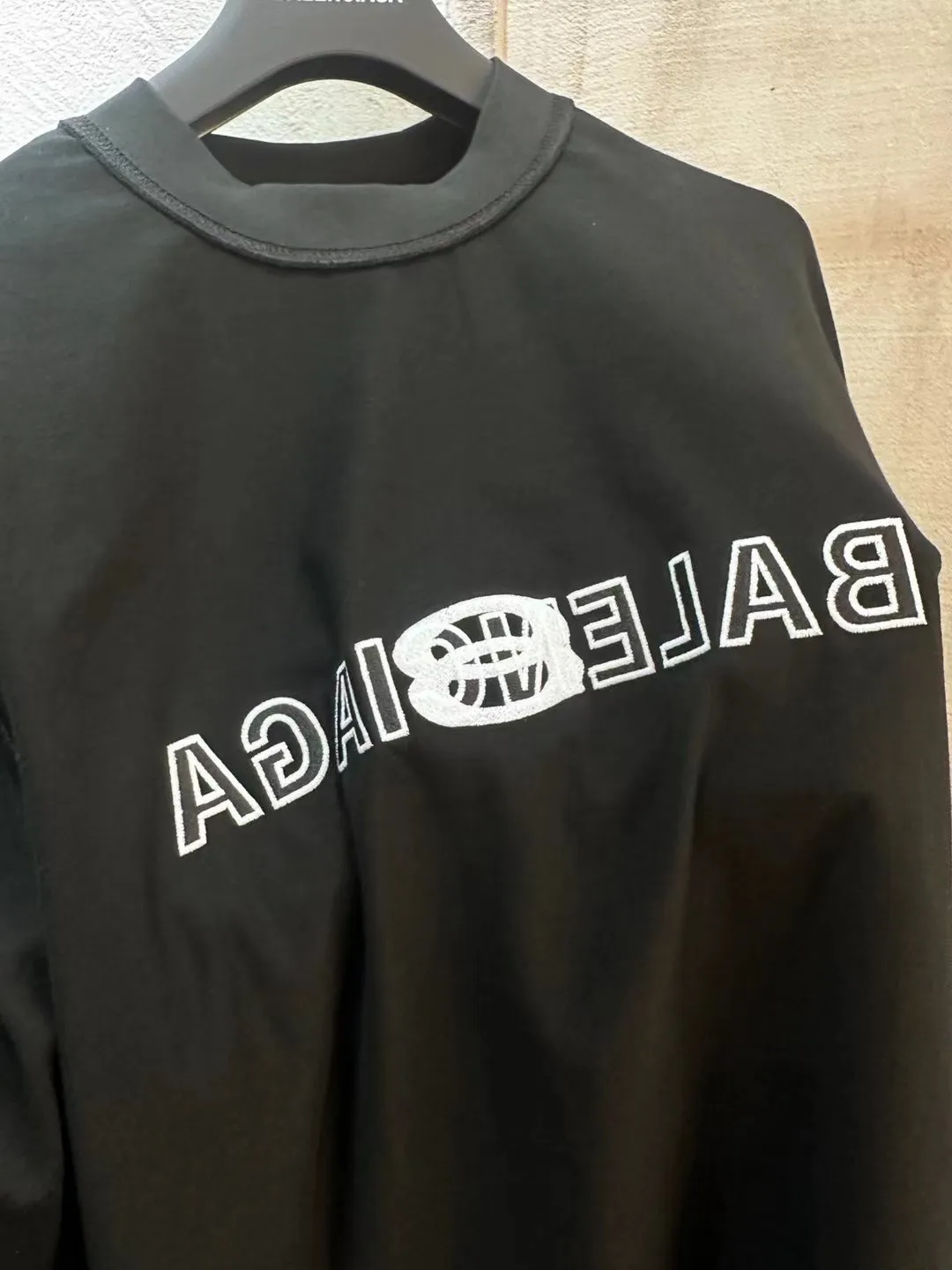 Inside-Out Embroidered Logo T-Shirt D11519952 — view 6