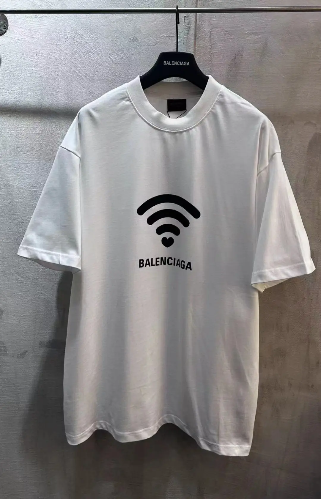 Wifi Heart Logo Oversized T-Shirt D11519947 — view 2