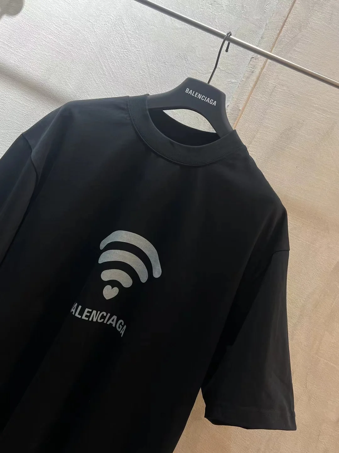 Wifi Heart Logo Oversized T-Shirt D11519947 — view 3