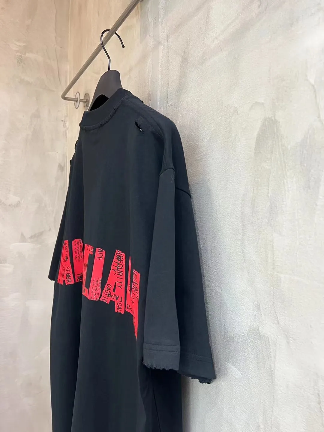 Distressed Tape-Effect Oversized T-Shirt D8521875 — view 7