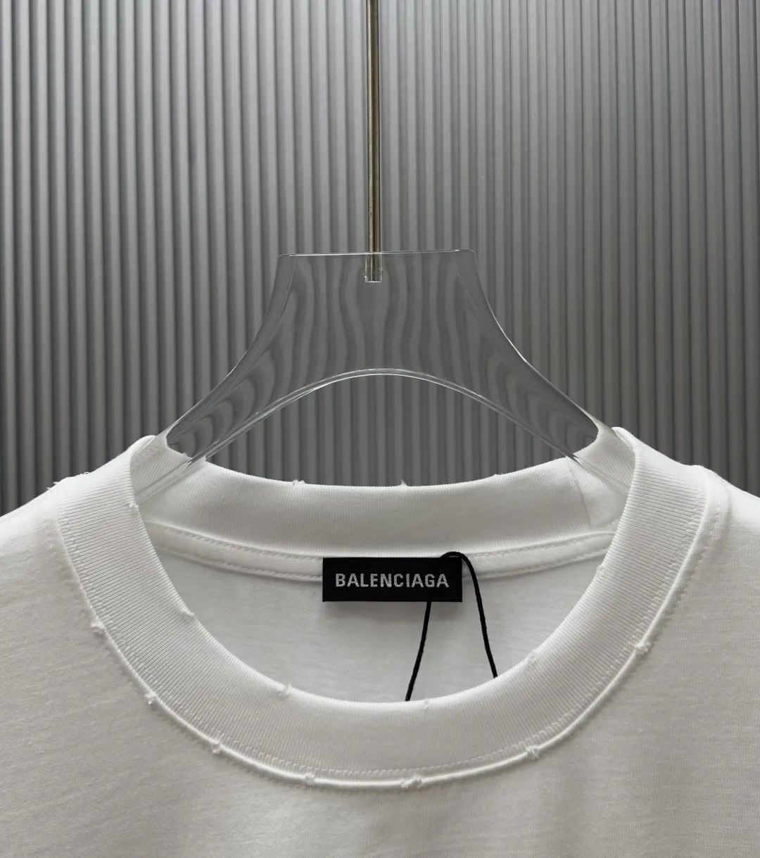 Distressed Logo Graphic T-Shirt D12518819 — view 4