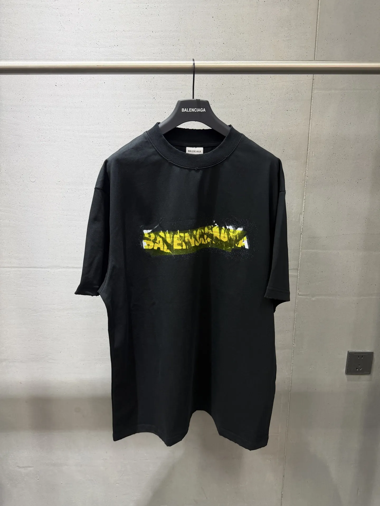 Gaffer Tape Graffiti Logo T-Shirt D15520066