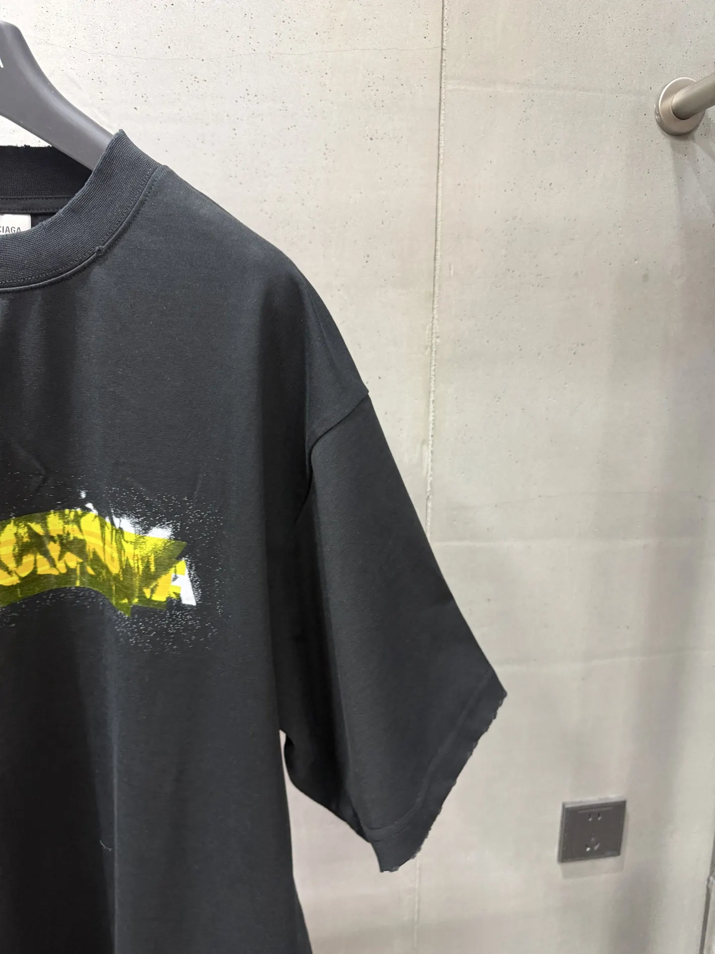 Gaffer Tape Graffiti Logo T-Shirt D15520066 — view 5