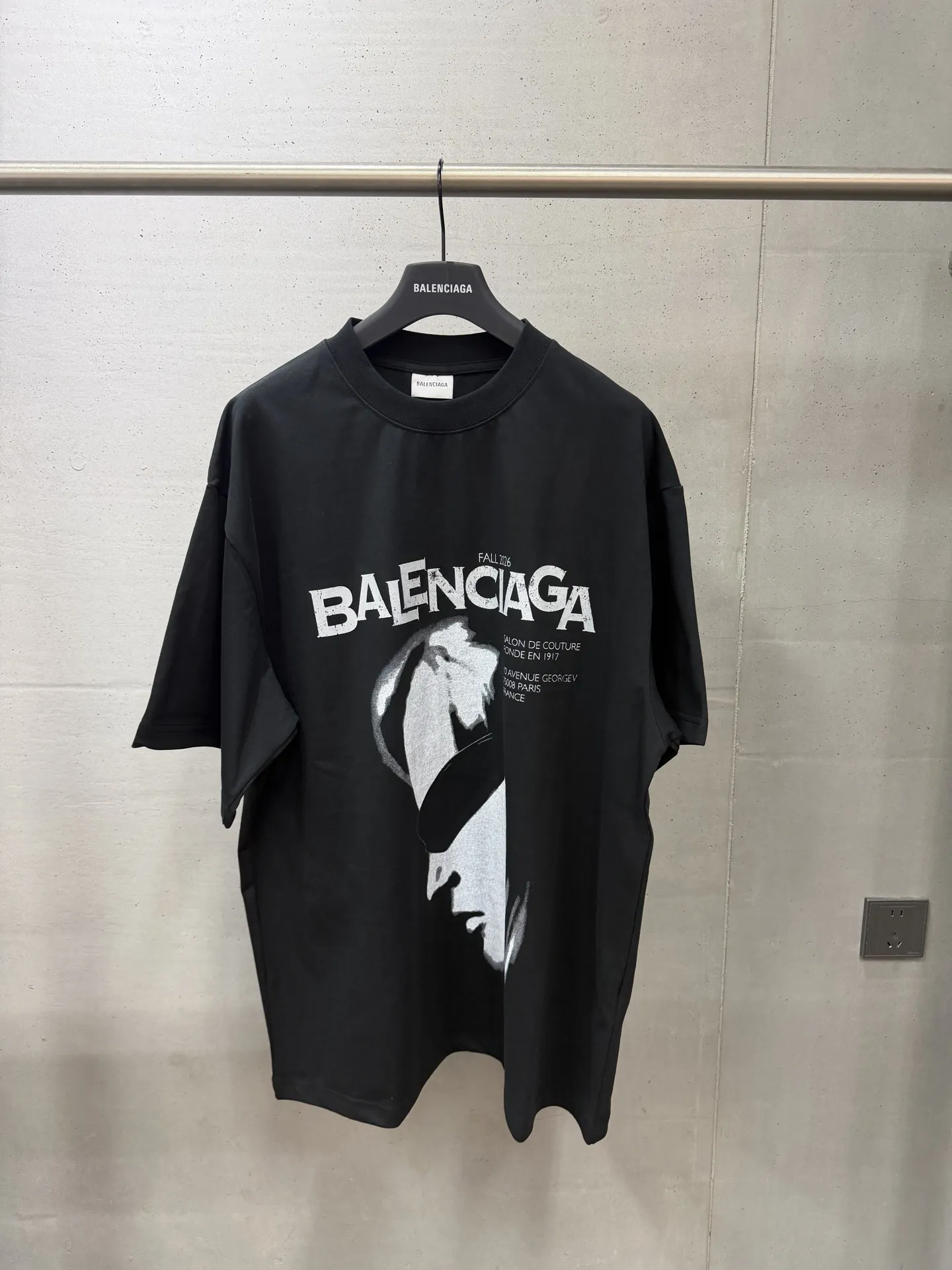 Balenciaga Graphic Print Oversized T-Shirt D15520018
