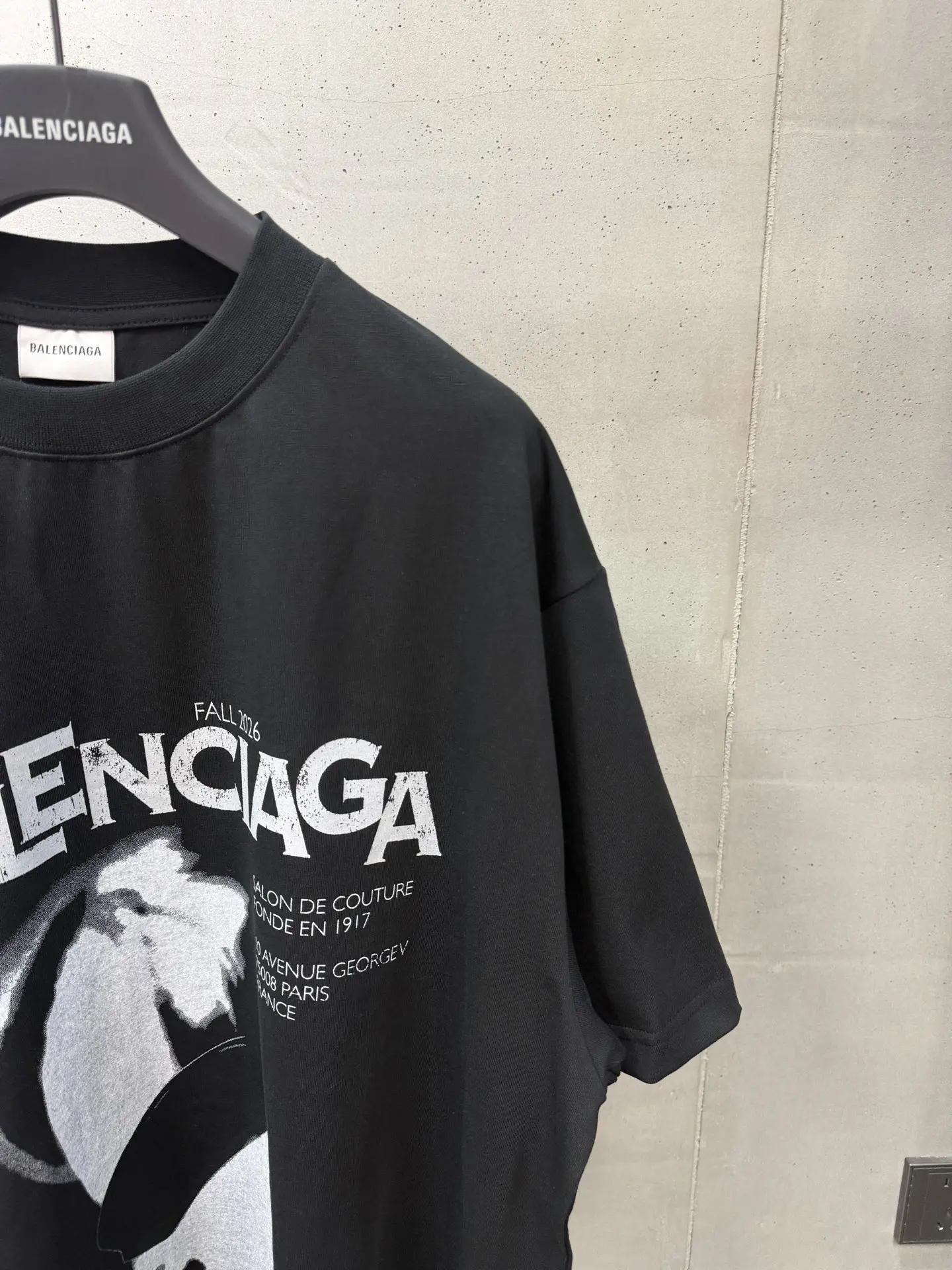 Balenciaga Graphic Print Oversized T-Shirt D15520018 — view 4