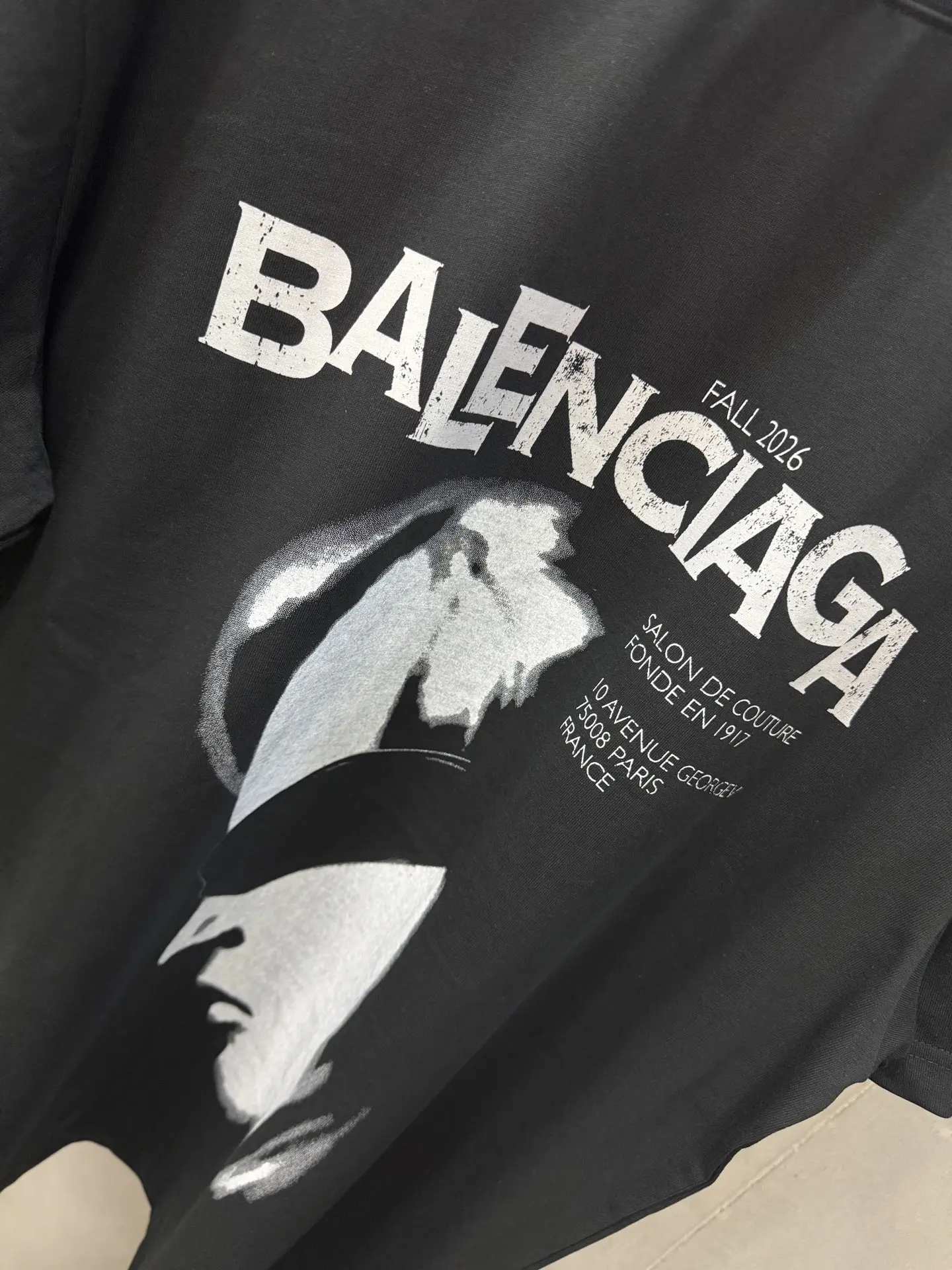 Balenciaga Graphic Print Oversized T-Shirt D15520018 — view 5