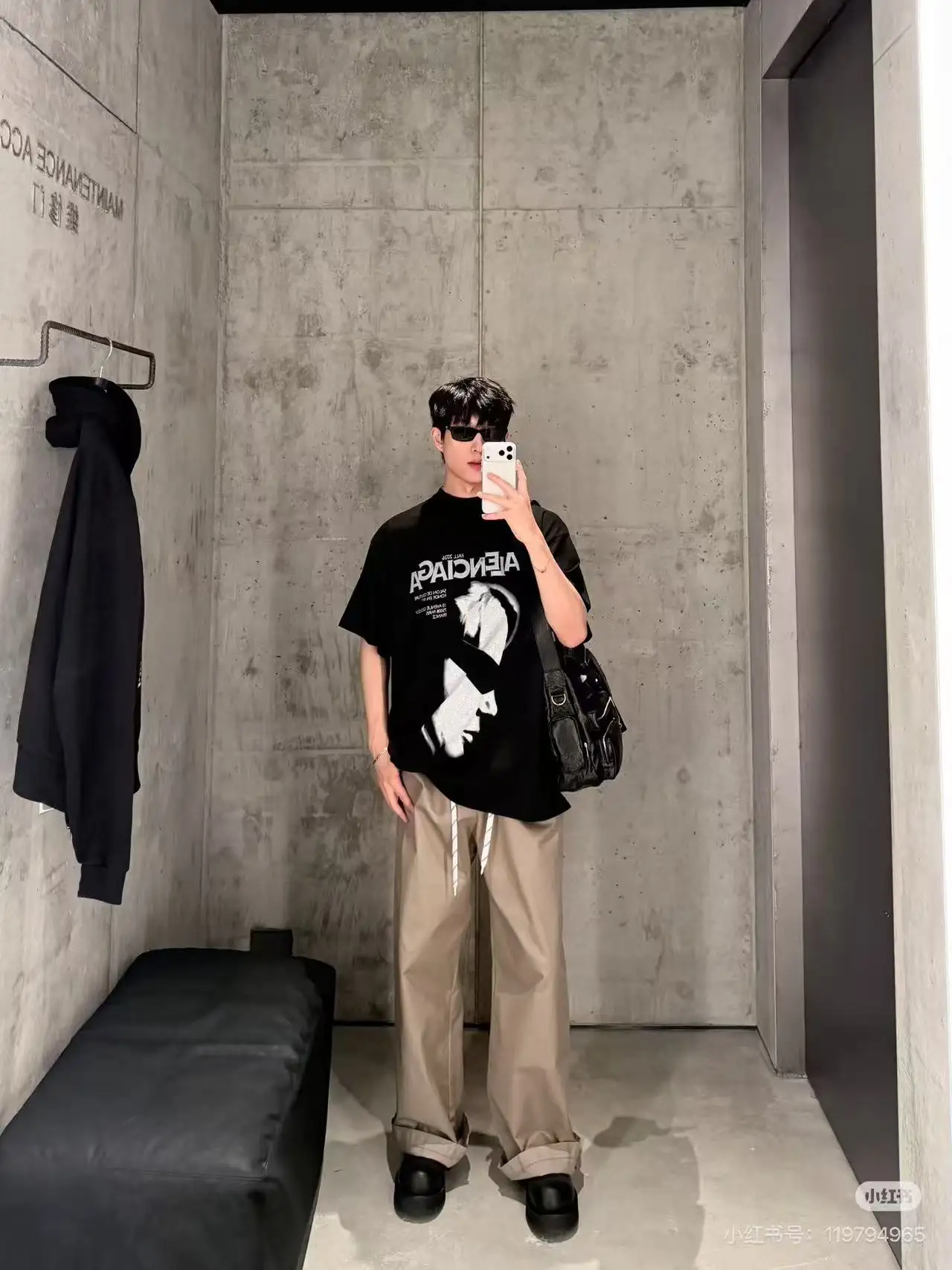Graphic Print Oversized T-Shirt D15520013