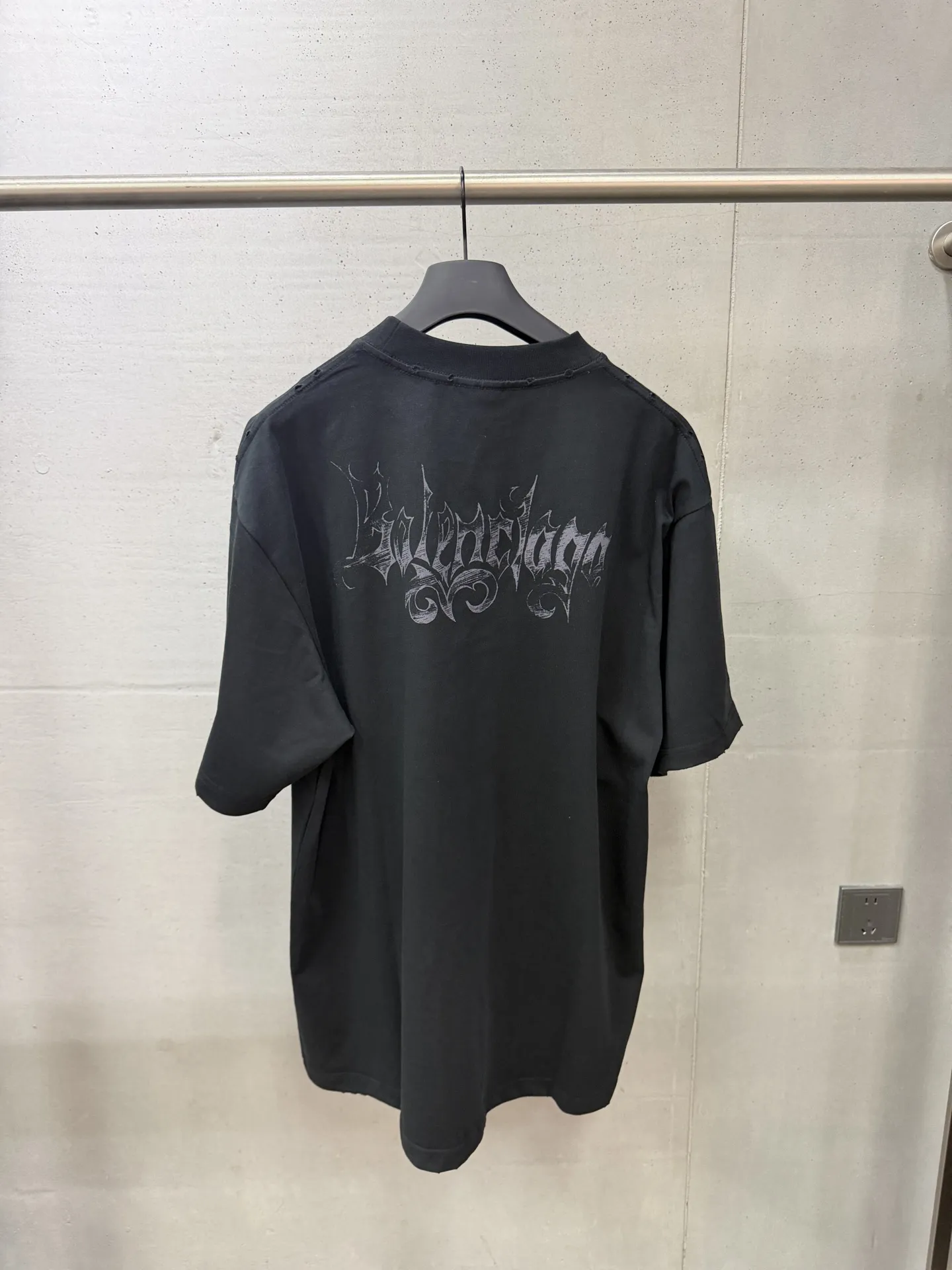 Gothic Logo Print Oversized T-Shirt D15520009 — view 2