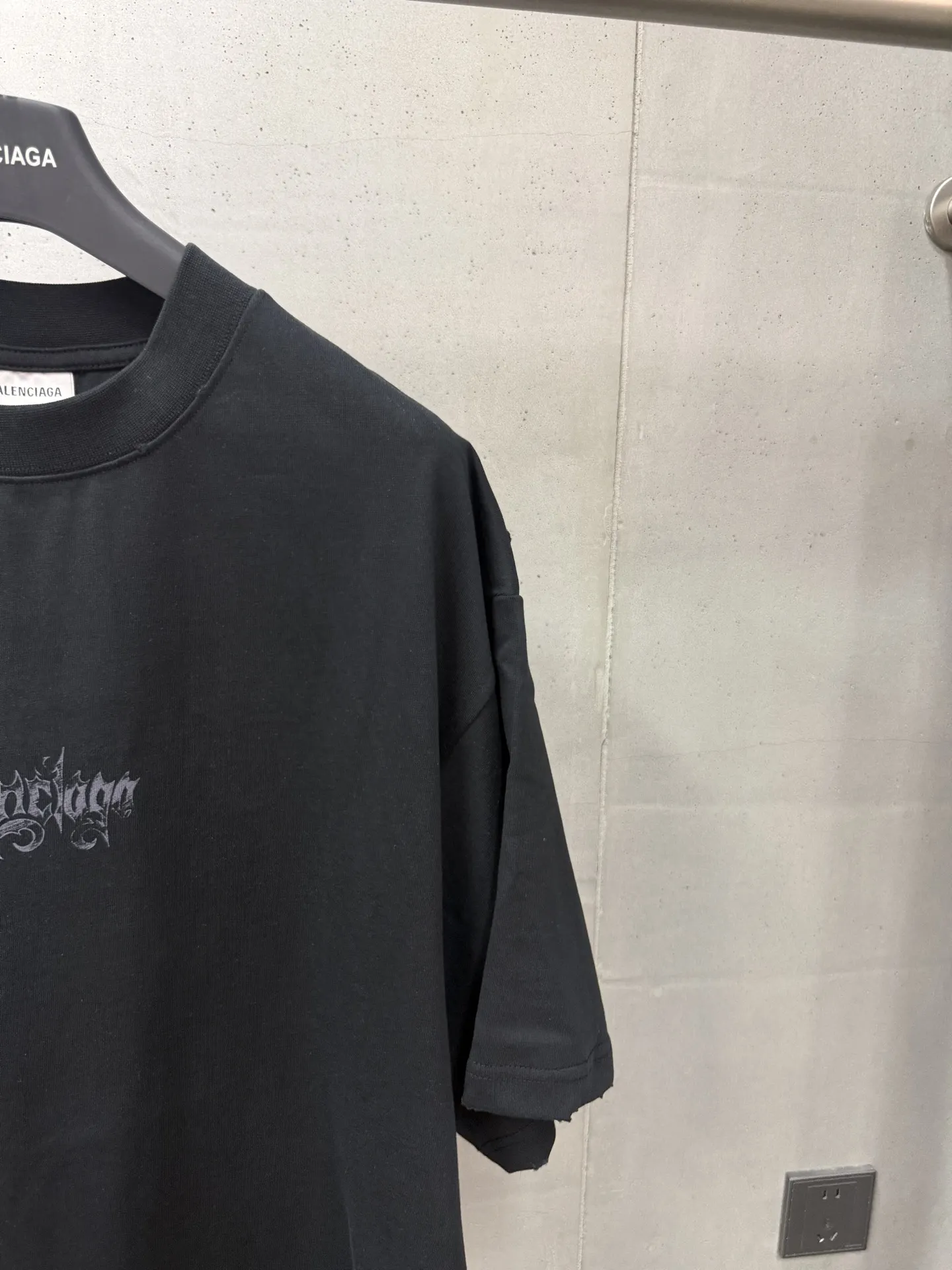 Gothic Logo Print Oversized T-Shirt D15520009 — view 4