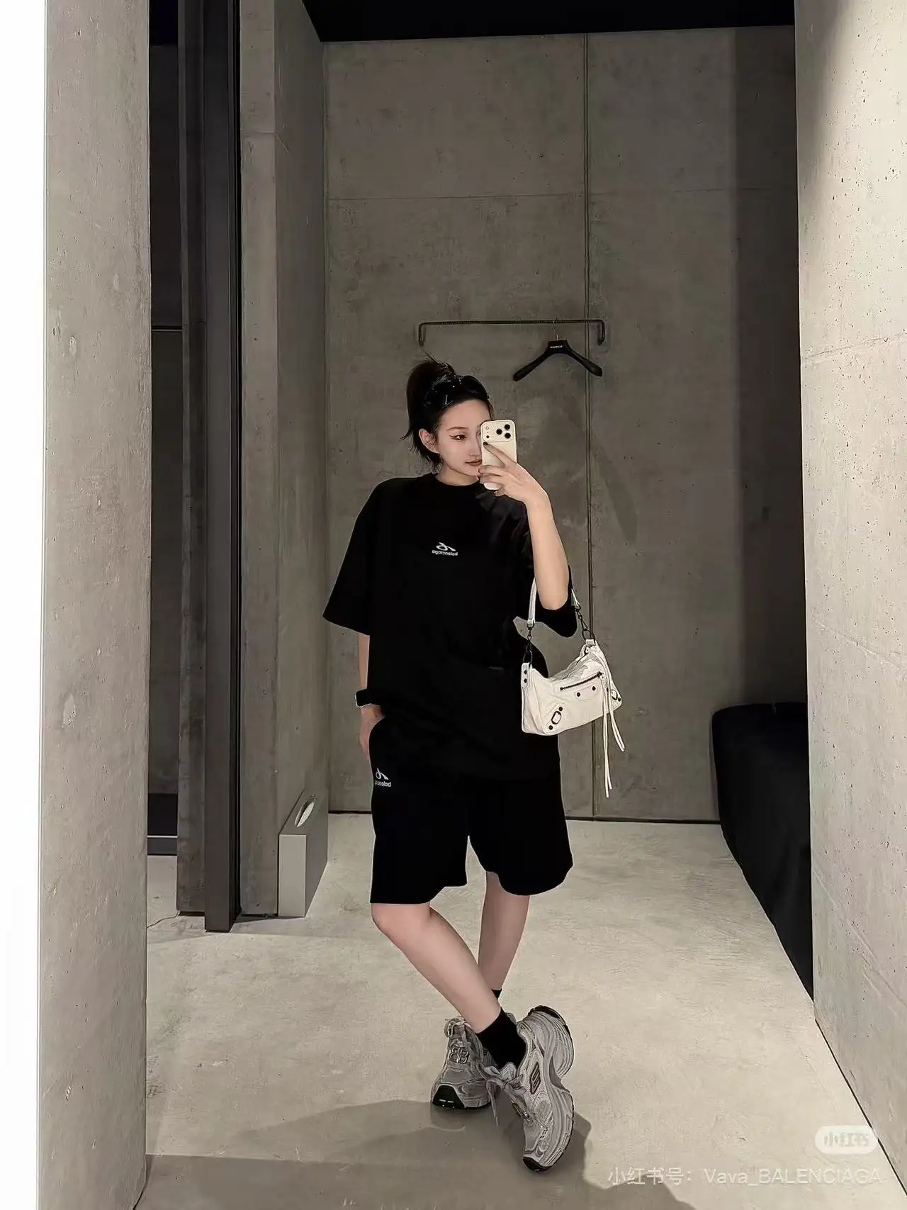 Reflective Micro Logo Oversized T-Shirt D14519977 — view 7