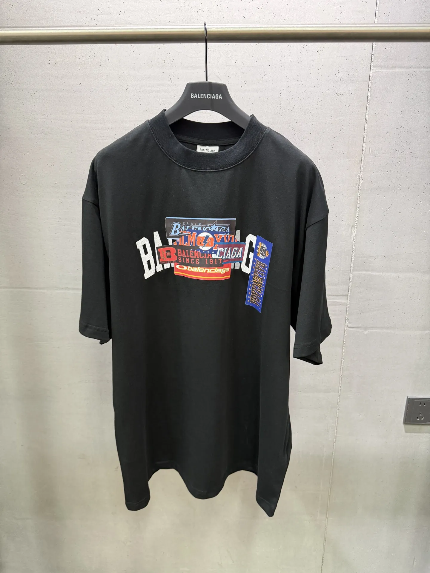 Multi-Logo Tape Graphic T-Shirt D15519965