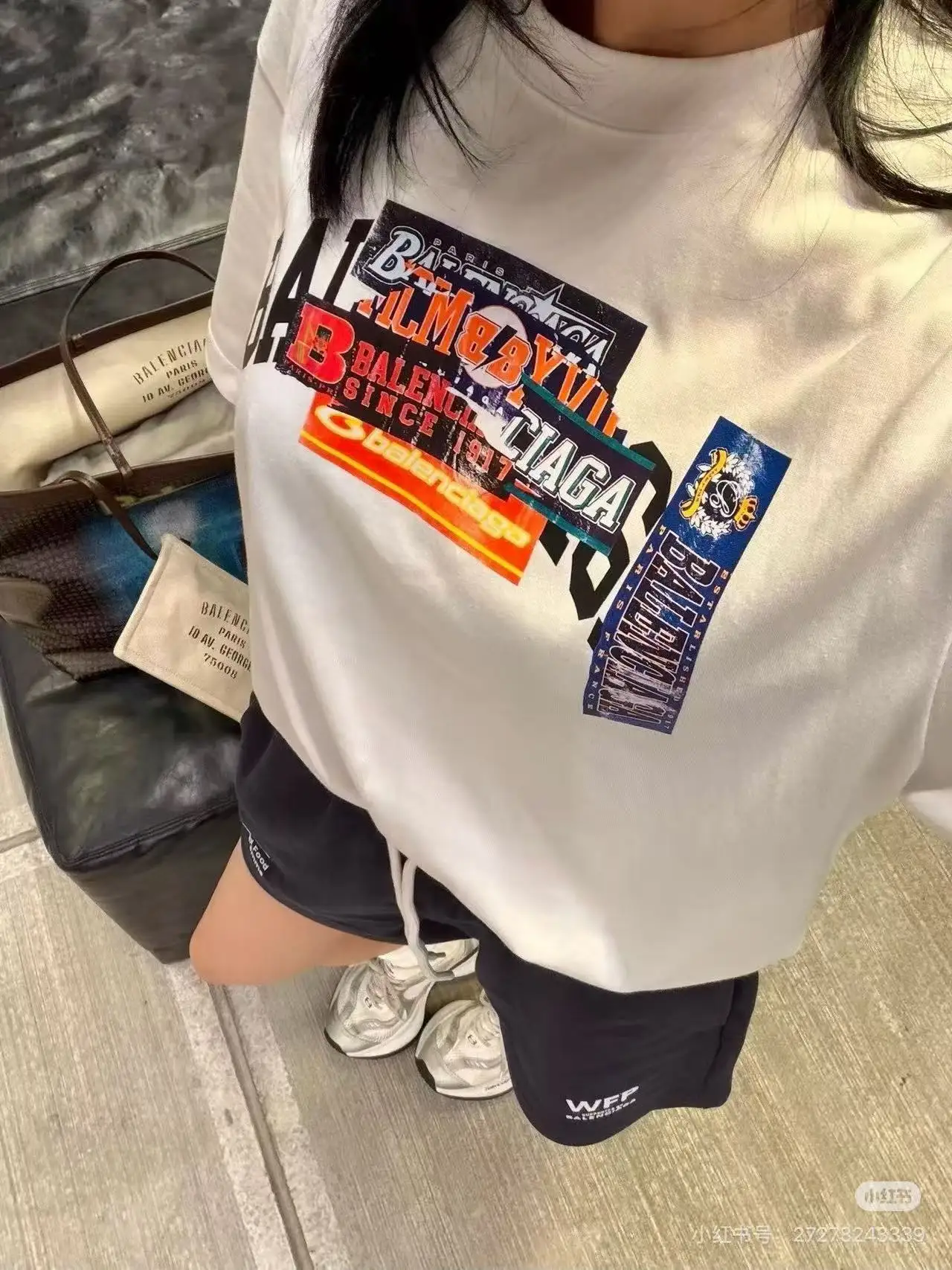 Passport Sticker Graphic Oversized T-Shirt D15519964 — view 2