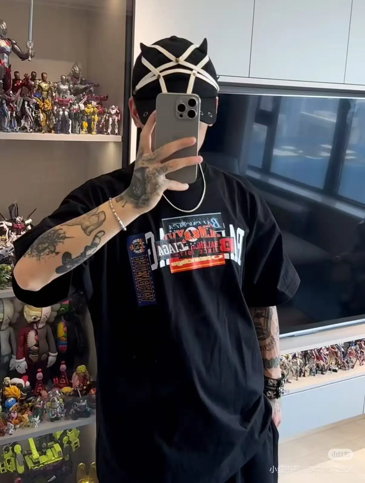 Passport Sticker Graphic Oversized T-Shirt D15519964 — view 5