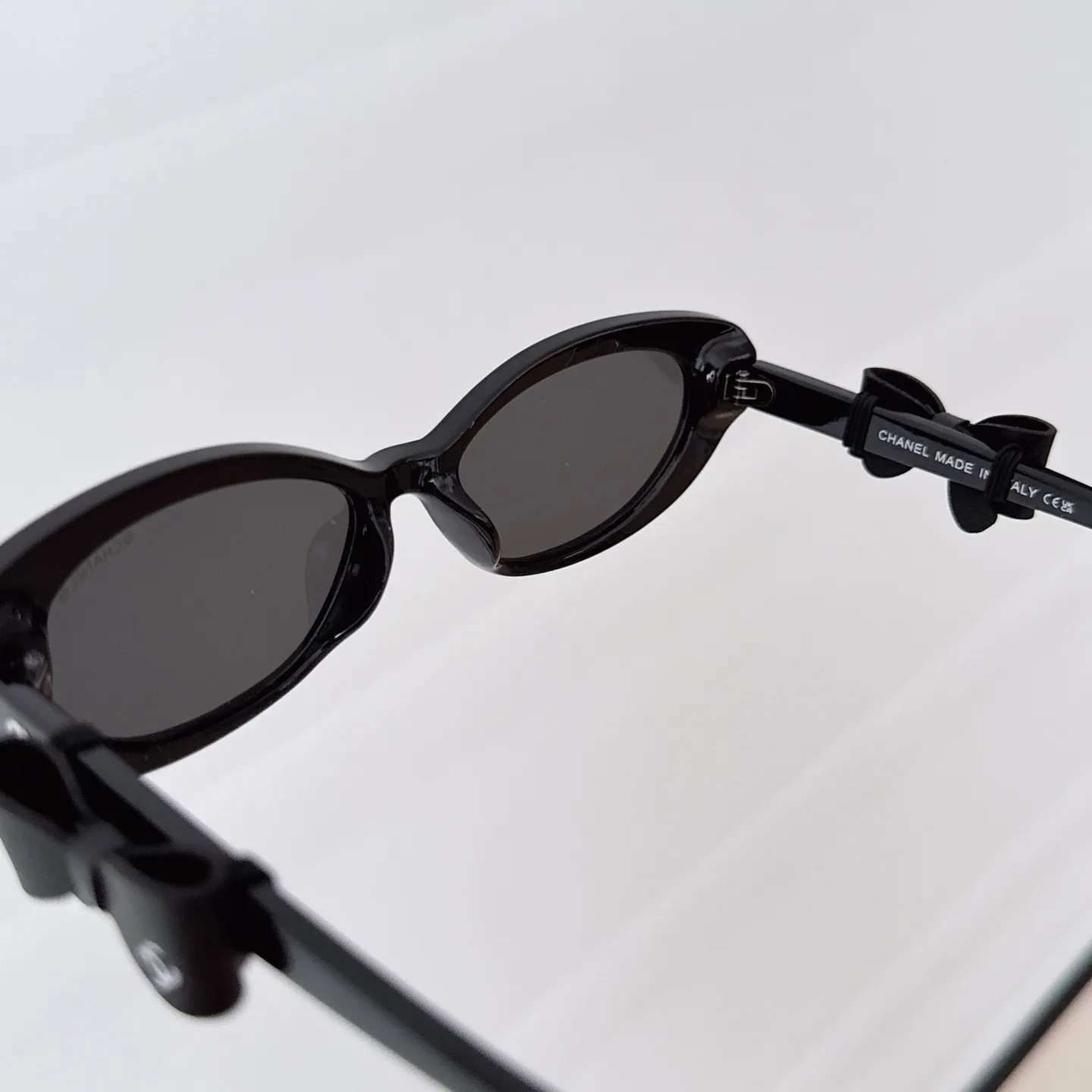 Chanel Bow-Detail Cat-Eye Sunglasses D20017775 — view 5