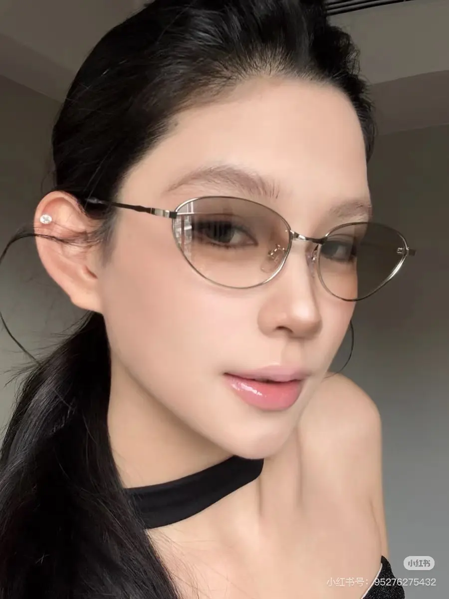 Fashionable Square-Frame Sunglasses D20017779