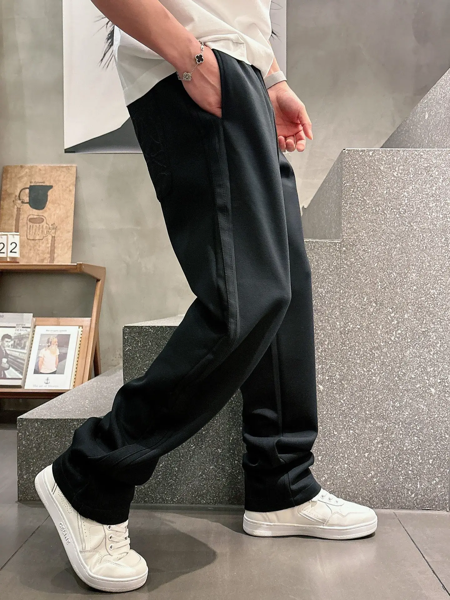 Logo-Embroidered Cotton-Blend Sweatpants D23014653 — view 3