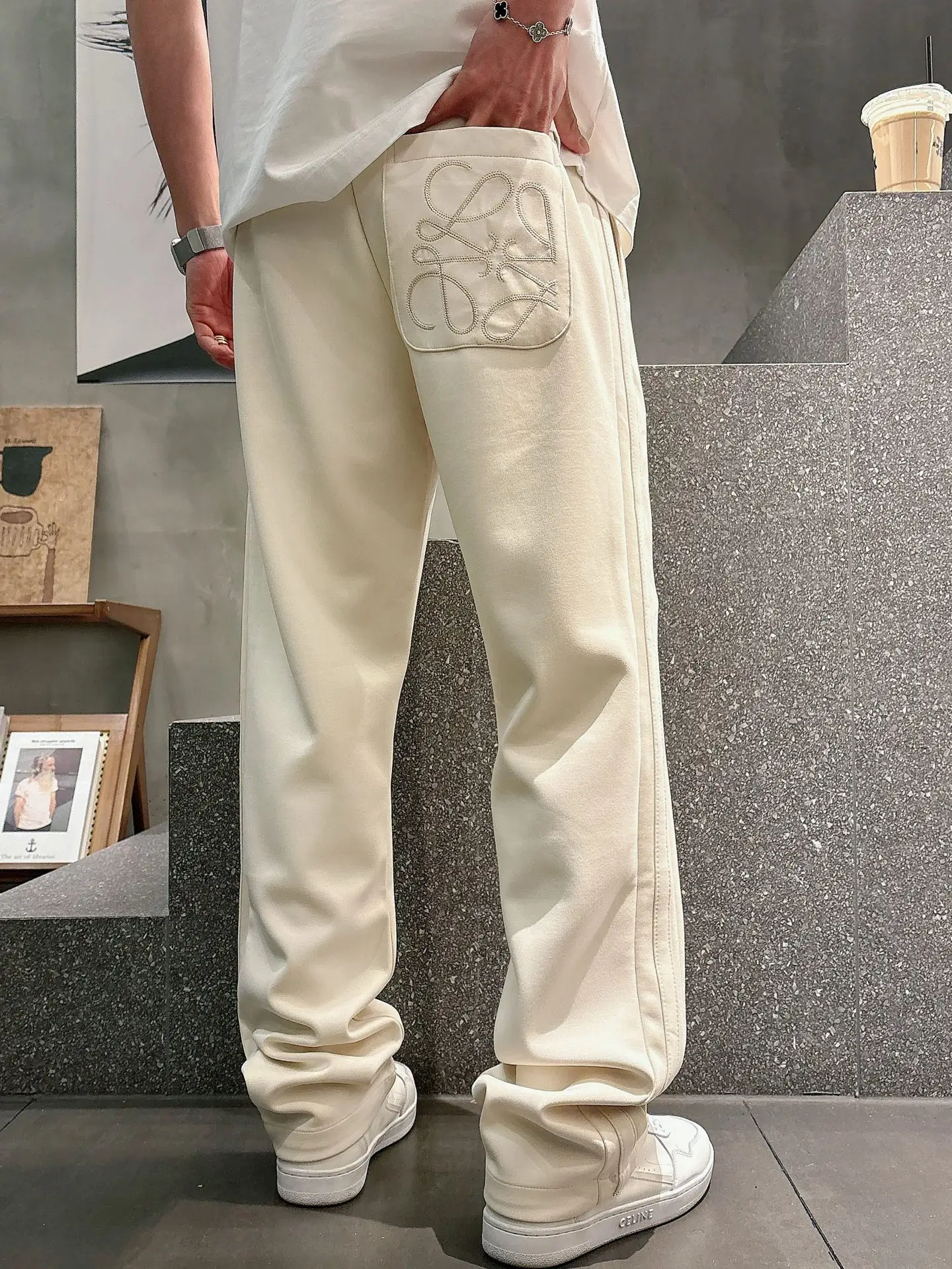 Embroidered Logo Straight-Leg Sweatpants D23014654 — view 2