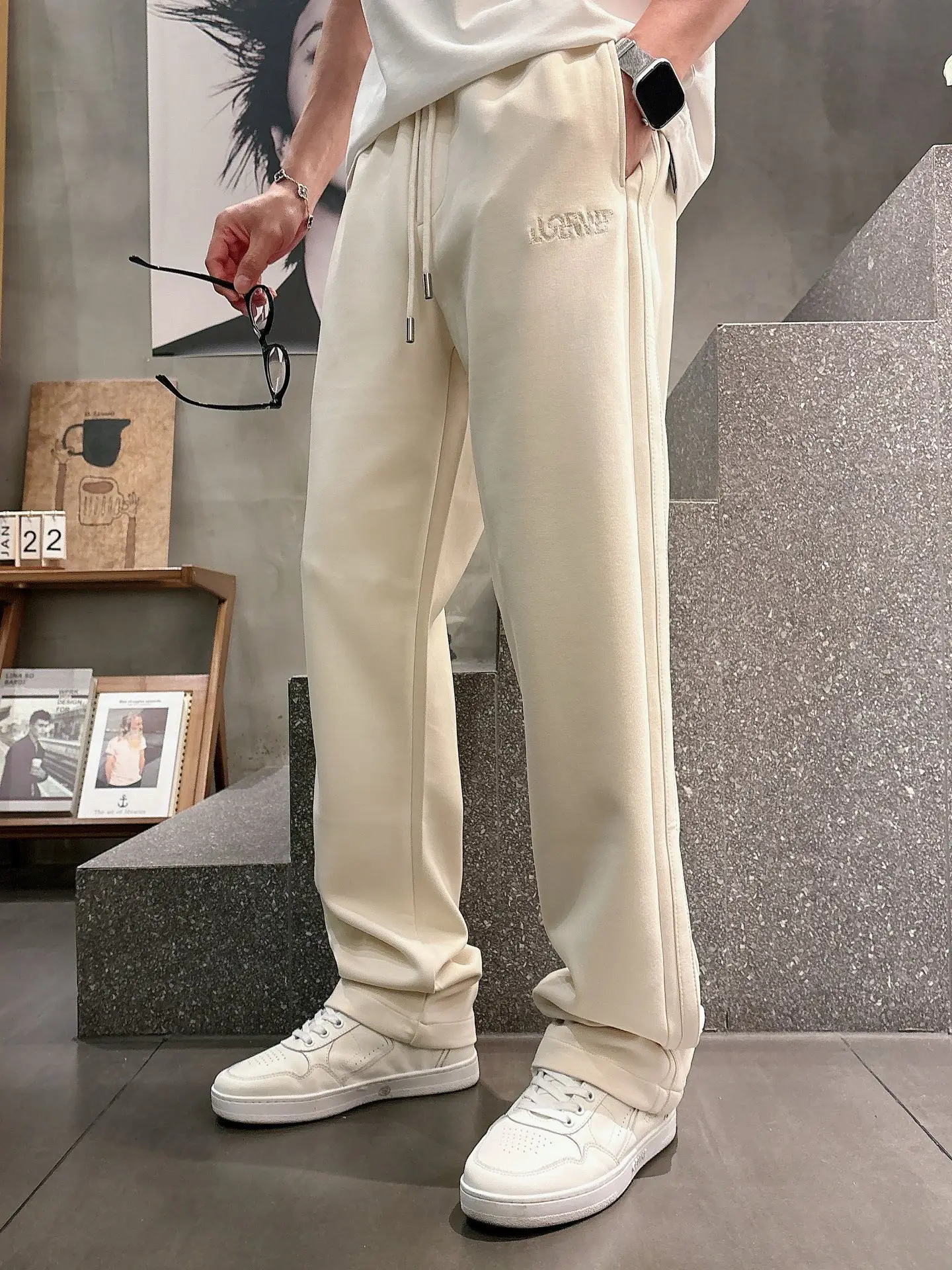 Embroidered Logo Straight-Leg Sweatpants D23014654 — view 3