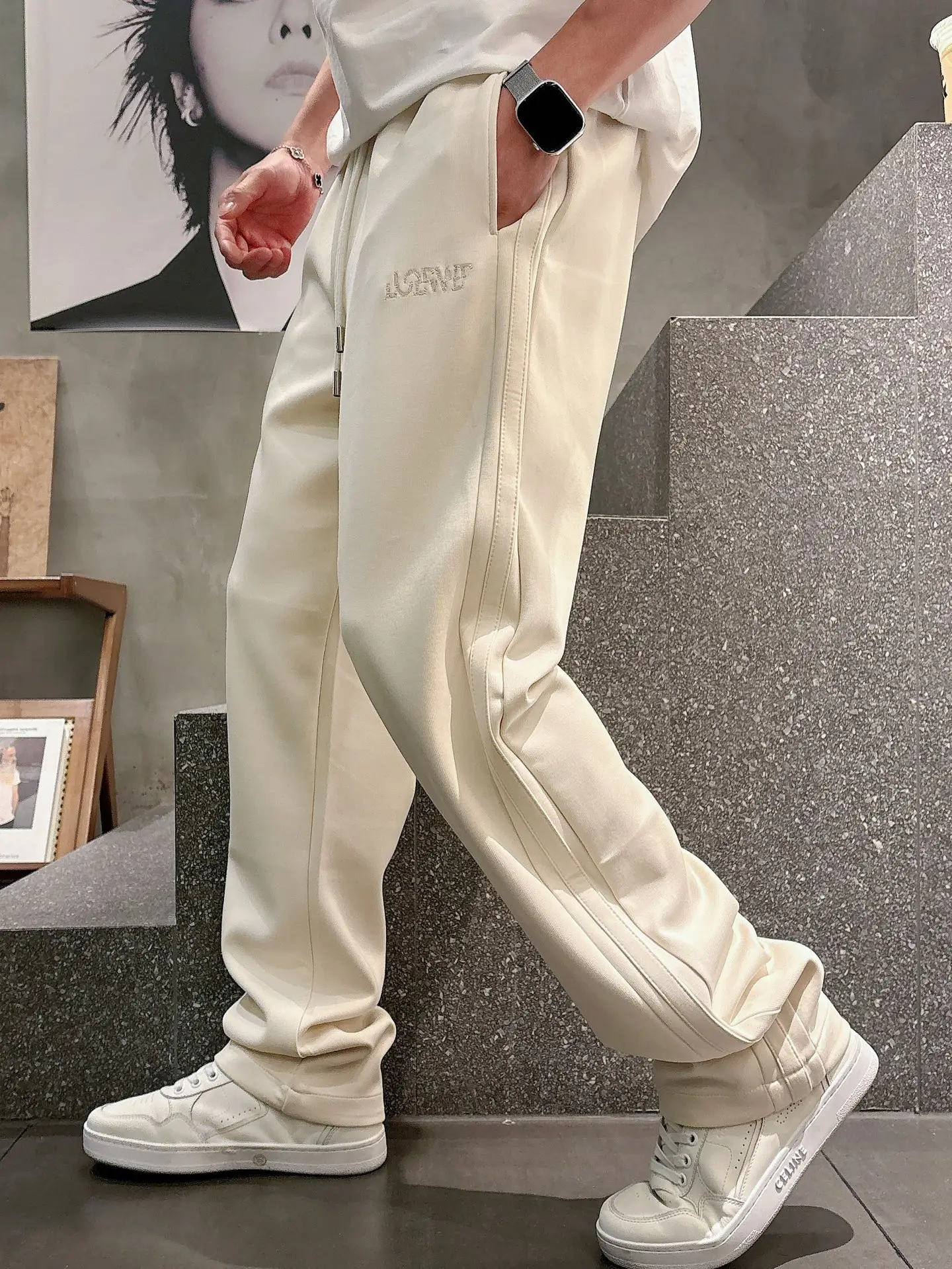 Embroidered Logo Straight-Leg Sweatpants D23014654 — view 7