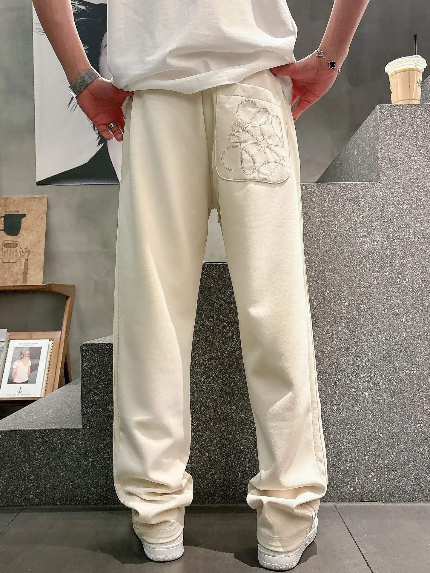Embroidered Logo Straight-Leg Sweatpants D23014654 — view 8
