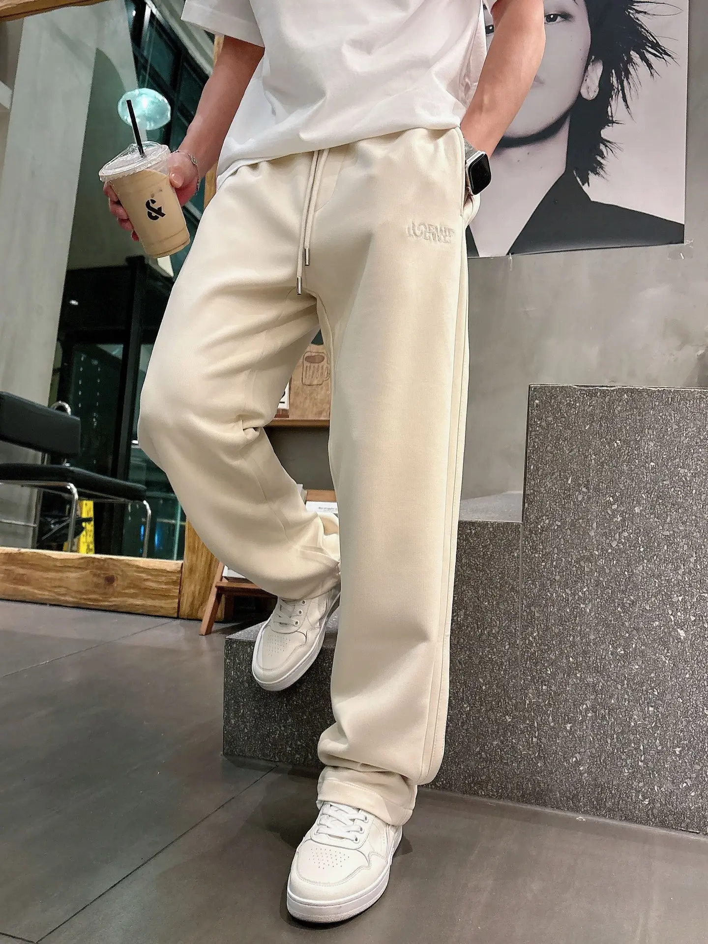 Embroidered Logo Straight-Leg Sweatpants D23014654 — view 9