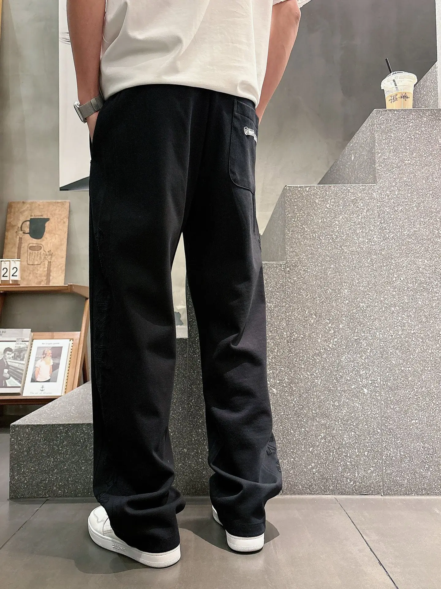 Logo Embroidered Straight-Leg Sweatpants D23014661 — view 4