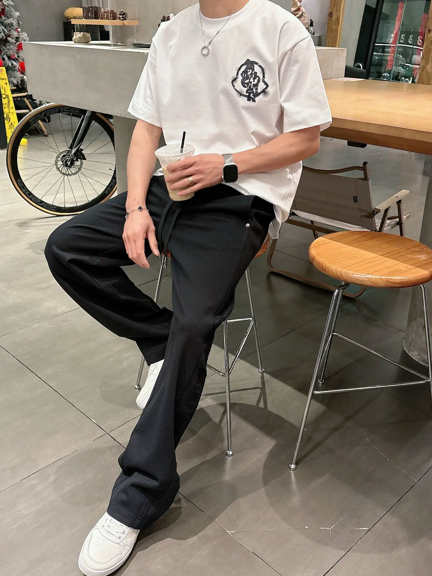 Logo Embroidered Straight-Leg Sweatpants D23014661 — view 8