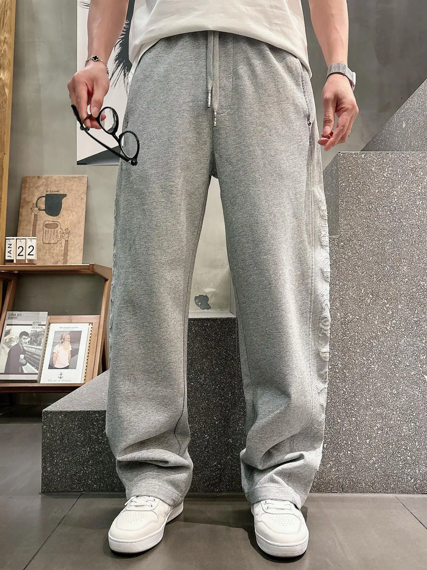 Embroidered Logo Straight-Leg Sweatpants D23014662