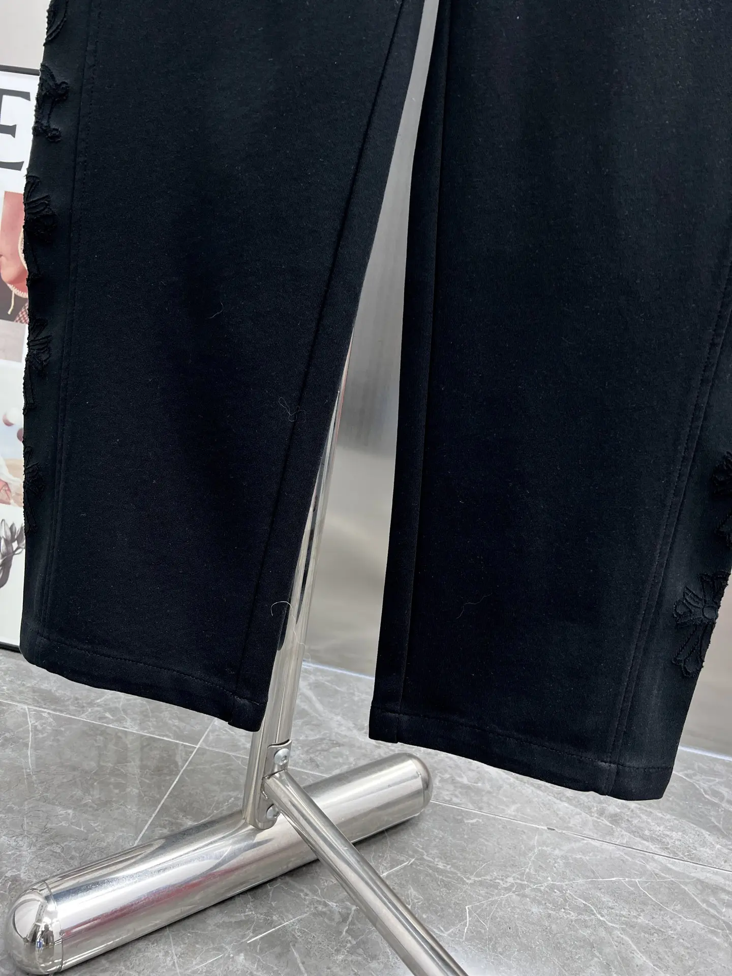 Chrome Hearts Logo Embroidered Sweatpants D23014645 — view 8