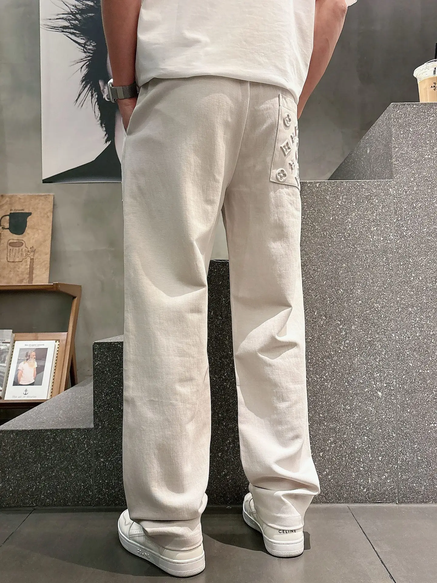 Embossed Logo Straight-Leg Sweatpants D22514656 — view 4