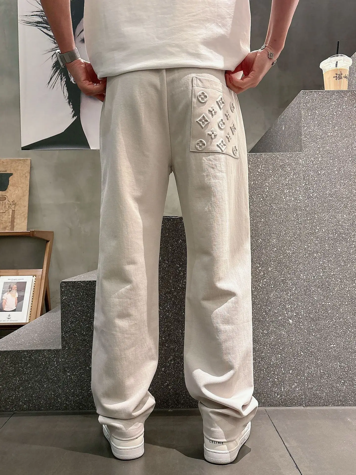 Embossed Logo Straight-Leg Sweatpants D22514656 — view 5