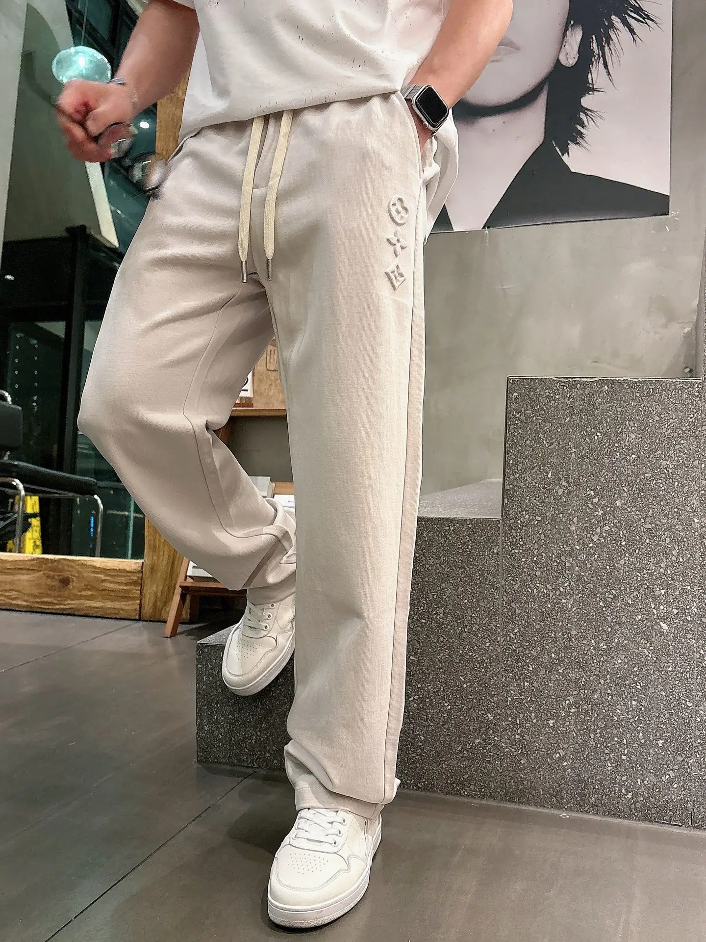 Embossed Logo Straight-Leg Sweatpants D22514656 — view 6