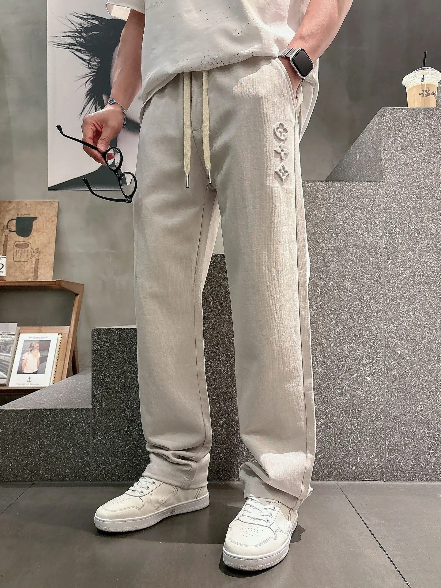 Embossed Logo Straight-Leg Sweatpants D22514656 — view 9